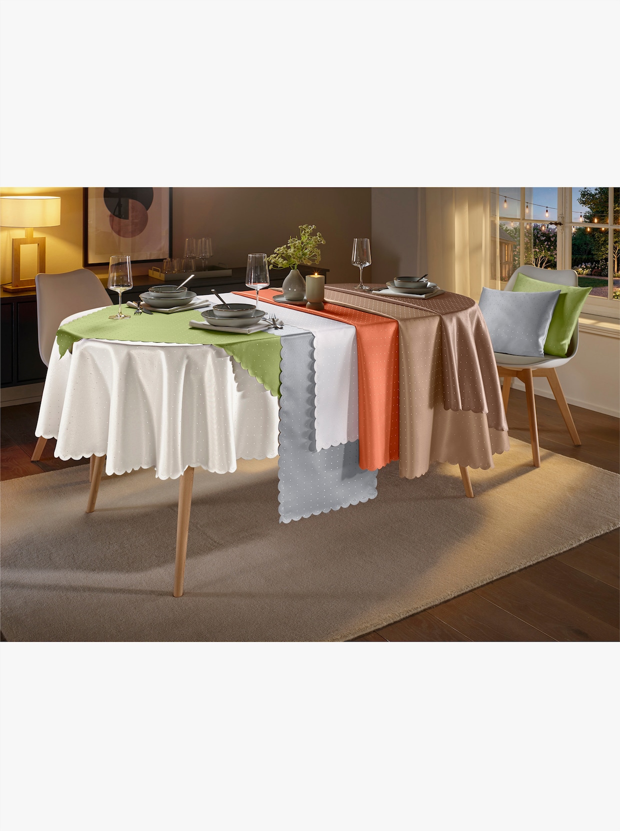 Tischdecke mit gebogtem Abschluss - champagner