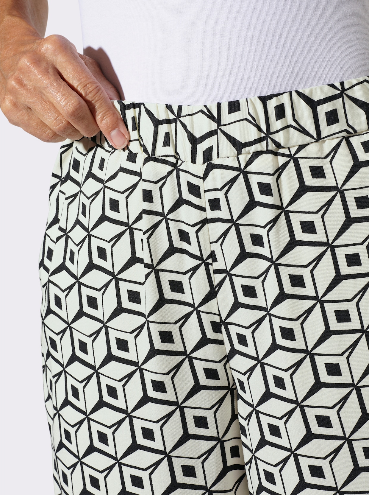 Druckhose - champagner-schwarz-bedruckt