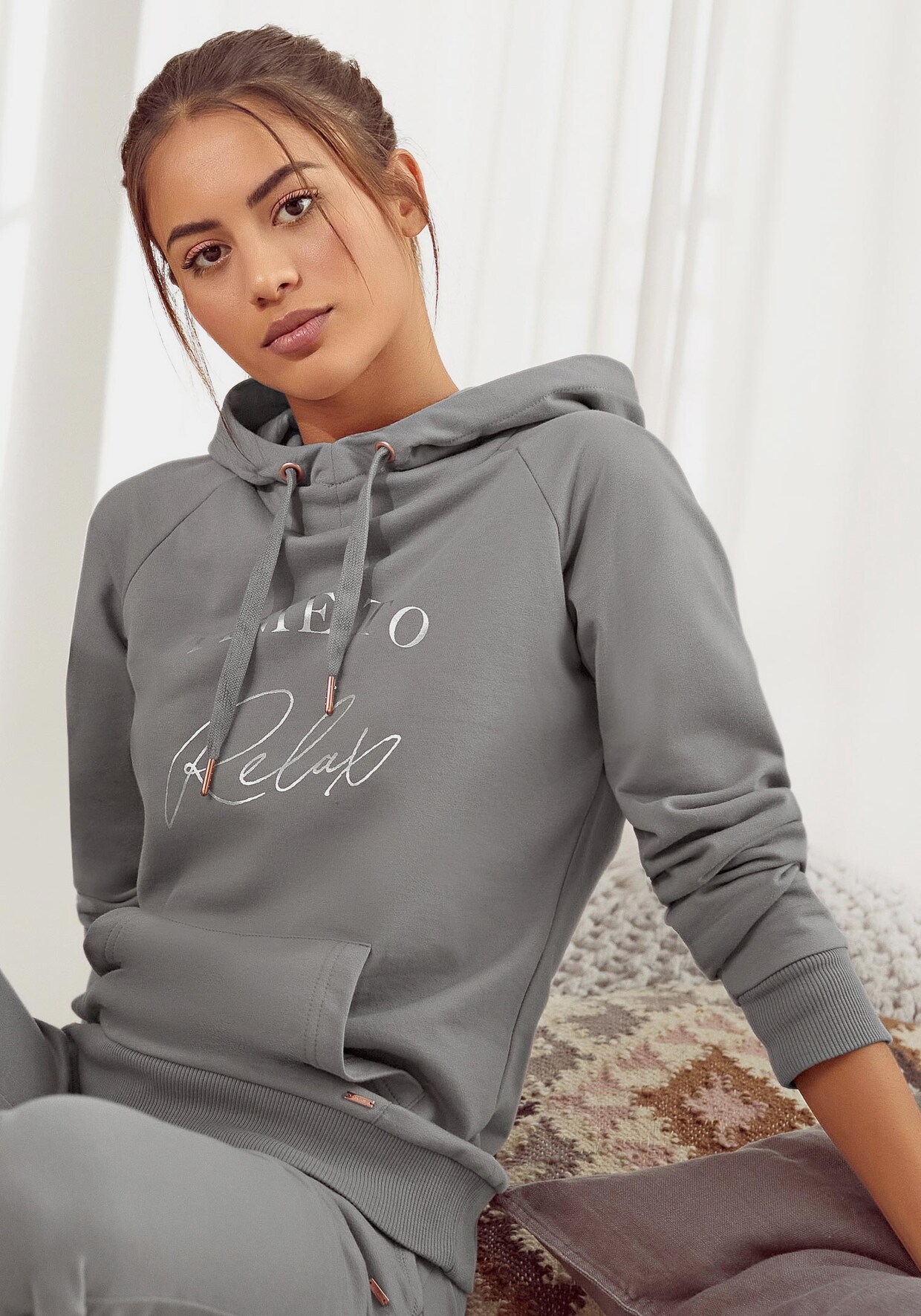 LASCANA Kapuzensweatshirt - taupe