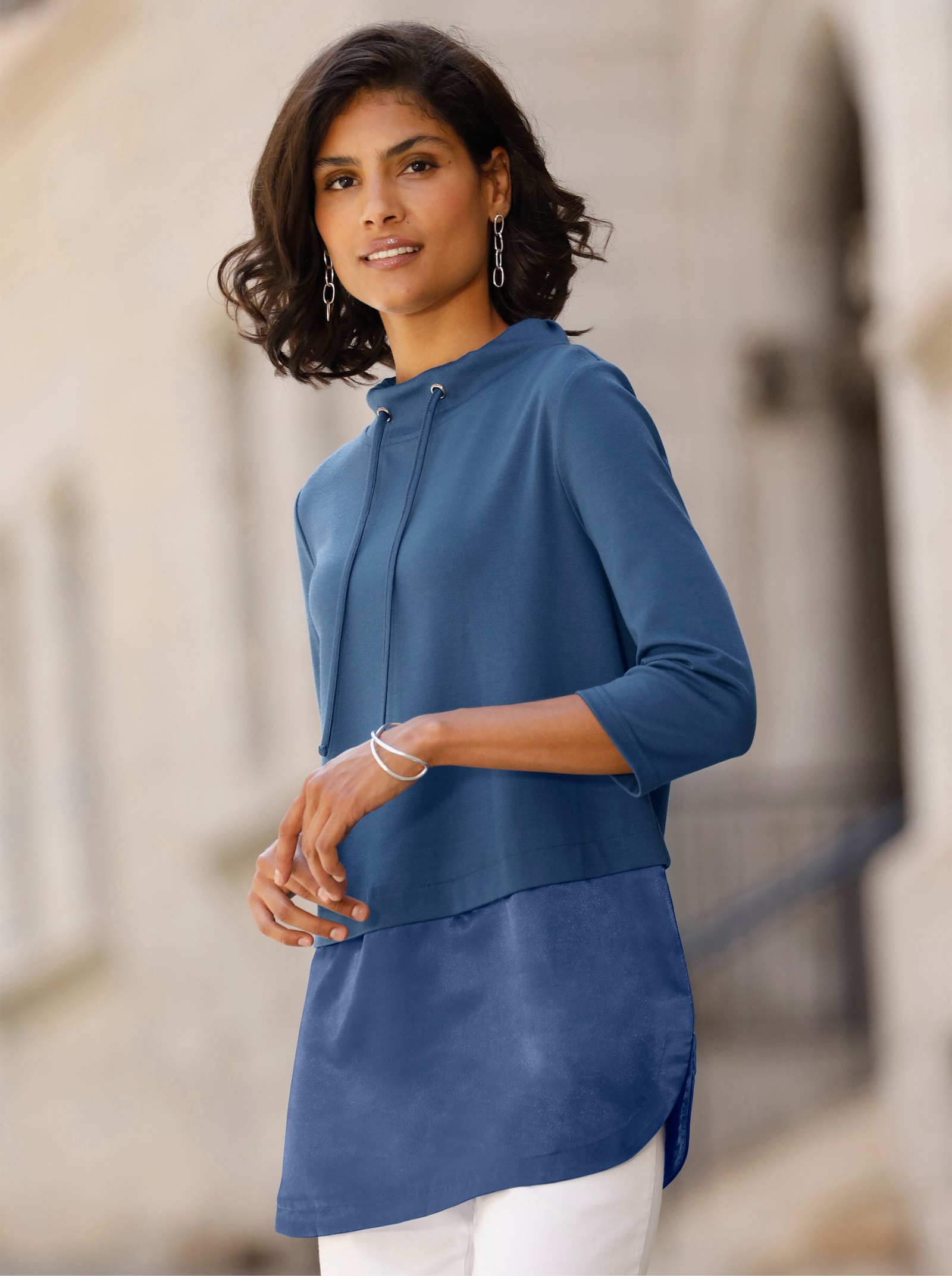 Lang shirt met satijnglans - jeansblauw