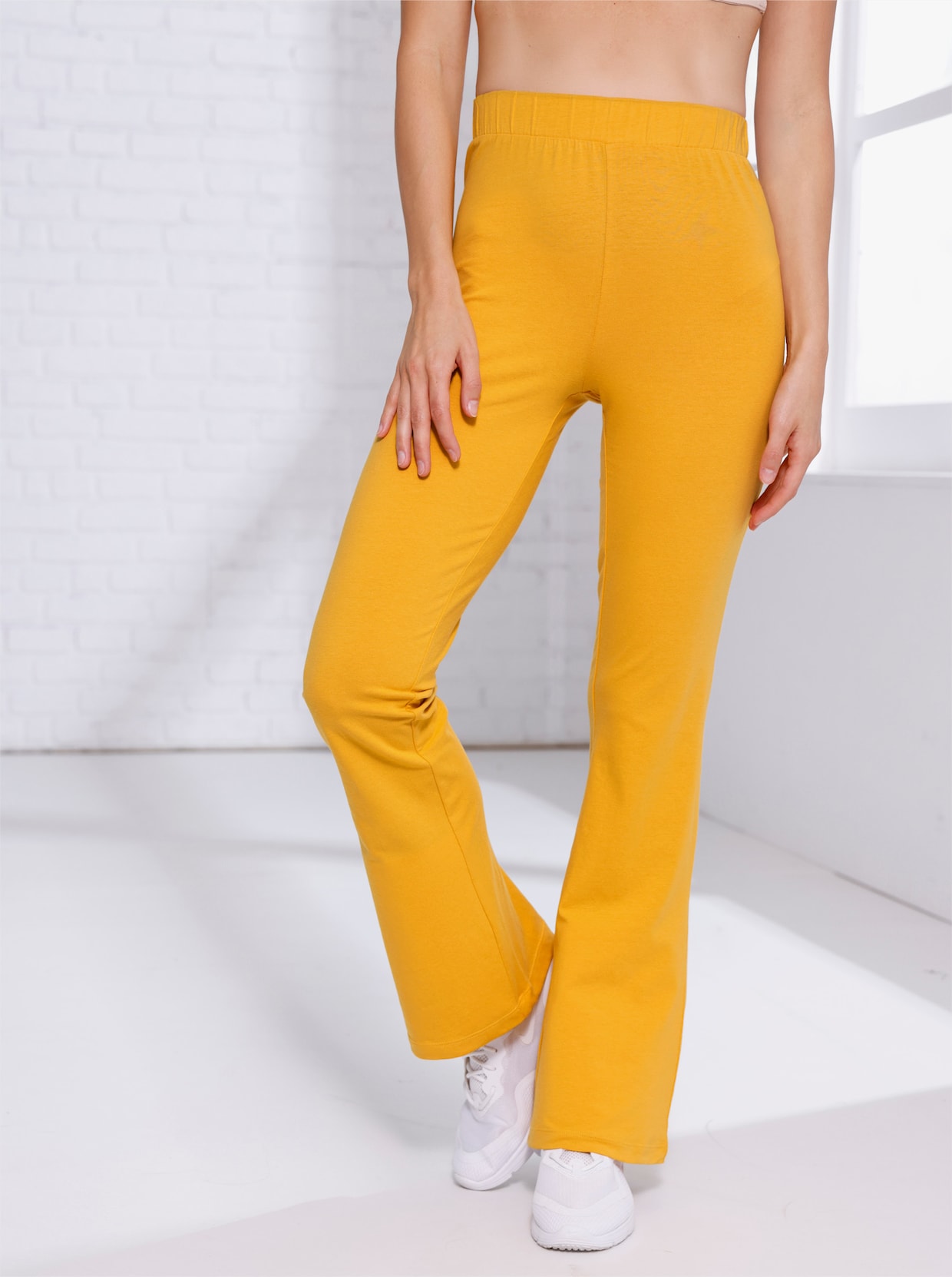 Freizeithose in Schlaghosen-Form - ocker