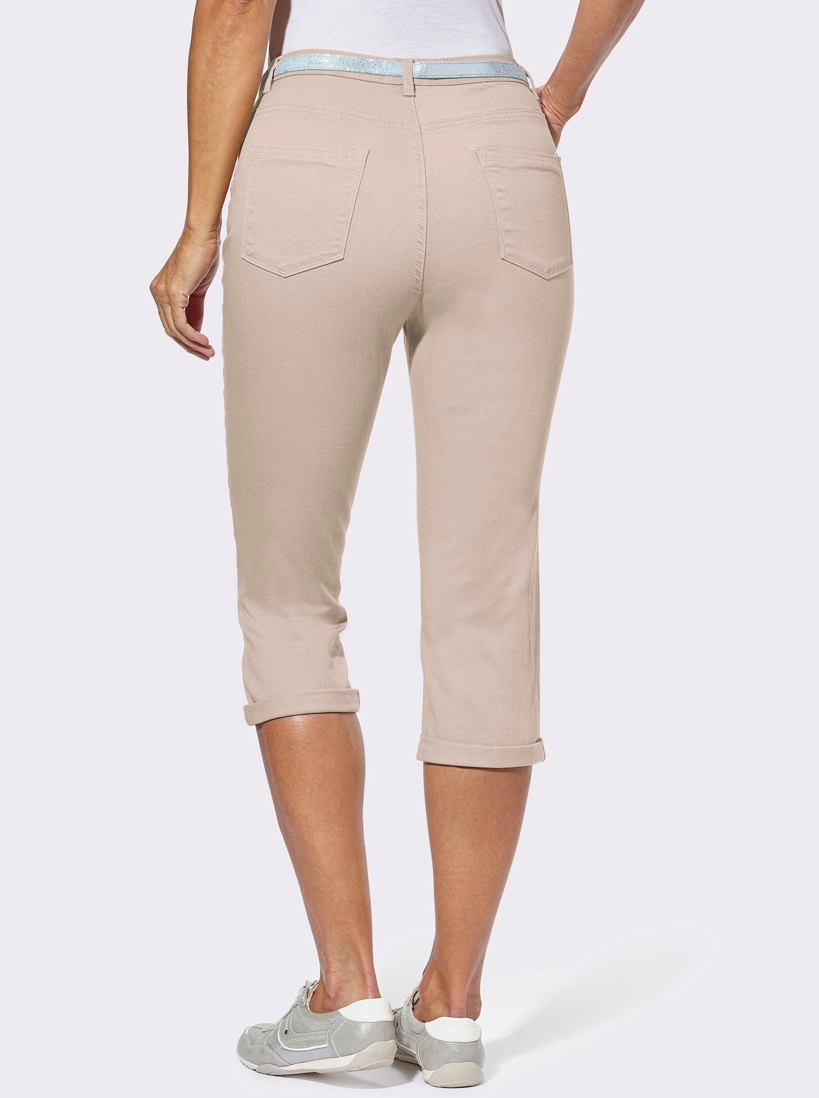 Caprijeans inklusive Gürtel - sand