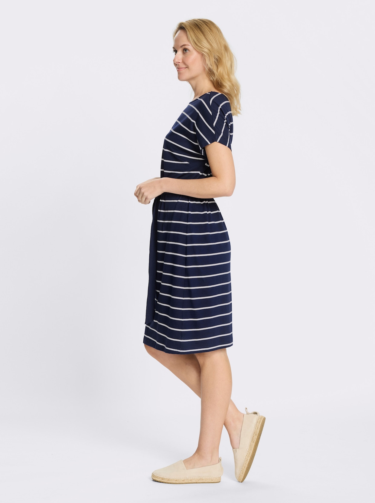 Jerseykleid mit Bindegürtel - marine-weiß-geringelt