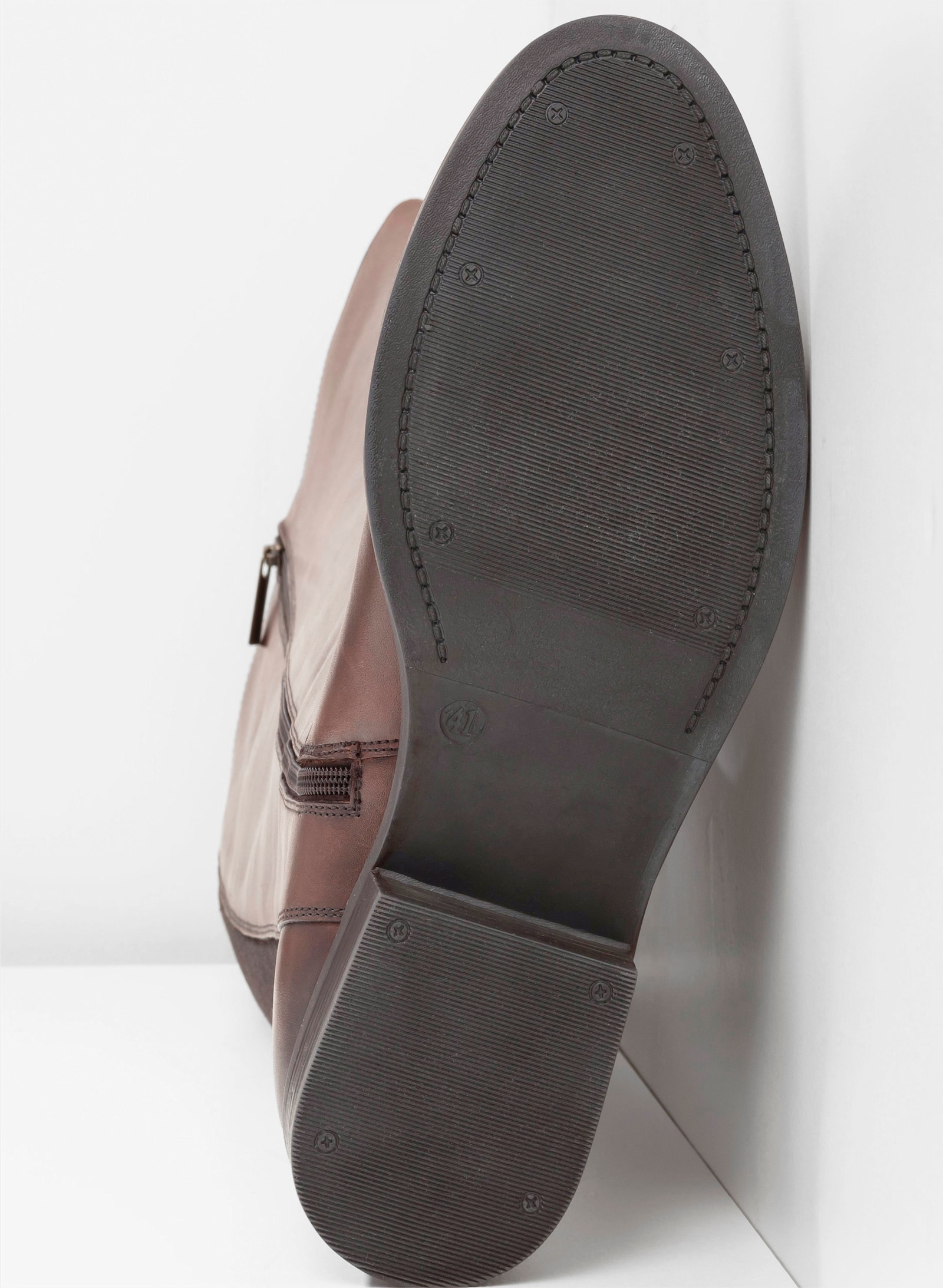 sheego Weitschaftstiefel mit elastischem Einsatz - braun