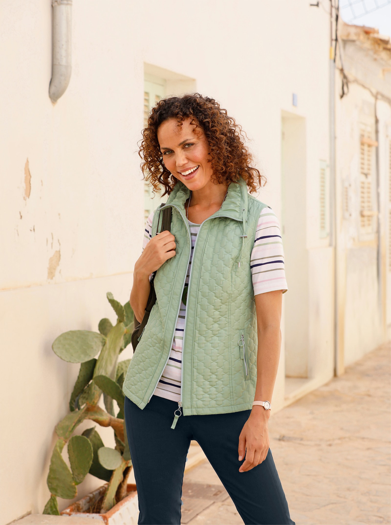 Steppweste mit knöpfbarer Innentasche - eucalyptus