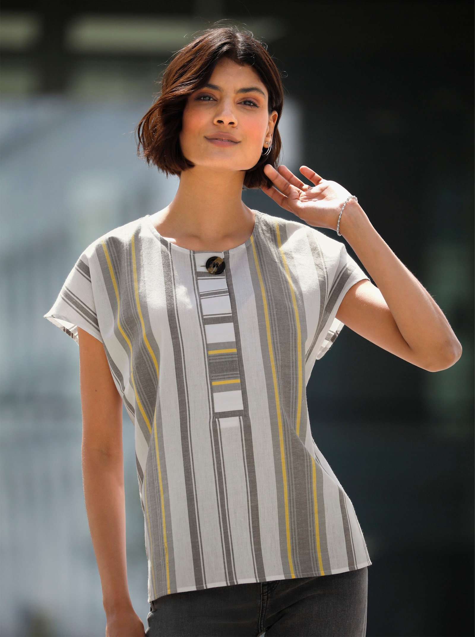 Blouse met korte mouwen en zijsplitten - steengrijs gestreept