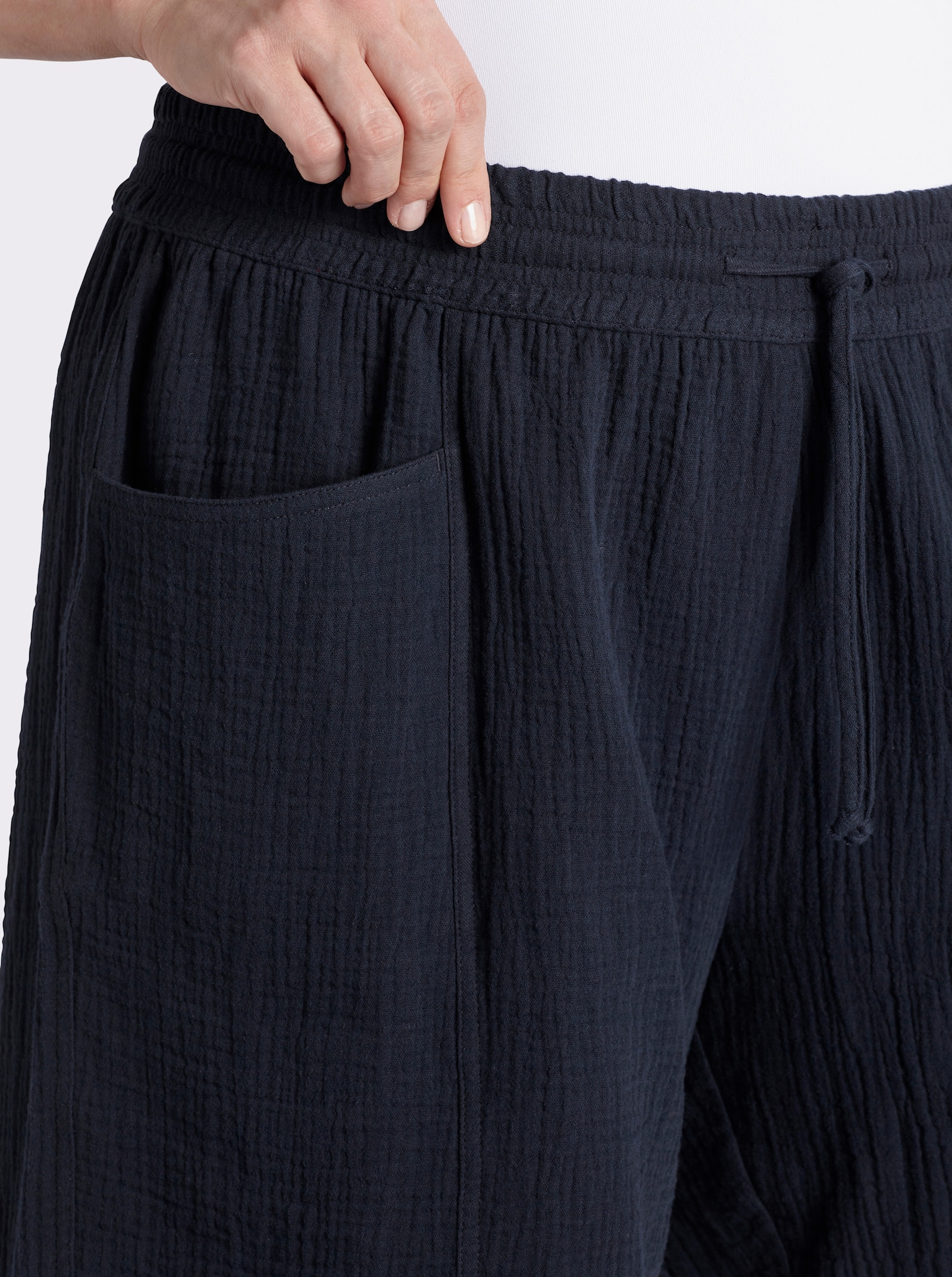sheego Shorts aus weichem Musselin - tiefblau