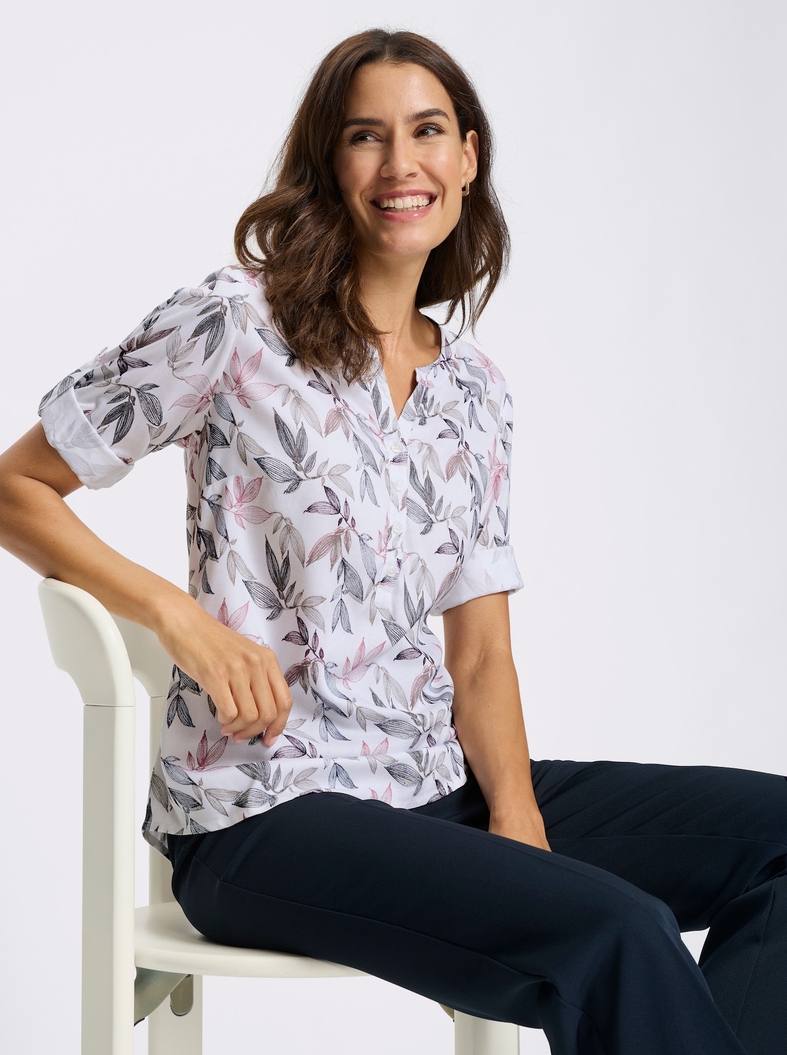 Druckbluse aus reiner Viskose - ecru-marine-bedruckt