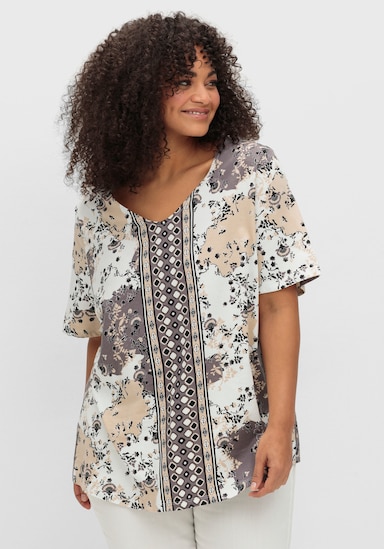 Kurzarmshirt aus reiner Baumwolle - ecru-grau-bedruckt