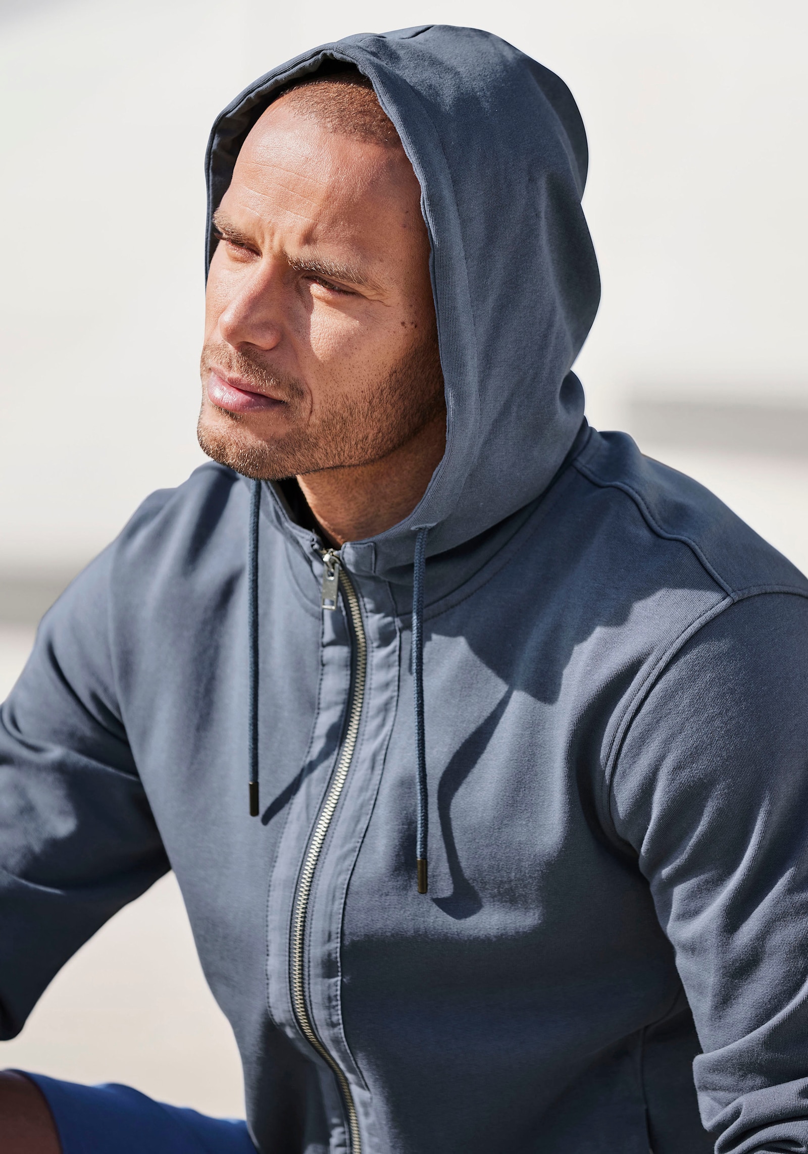 AUTHENTIC LE JOGGER Kapuzensweatjacke - blau