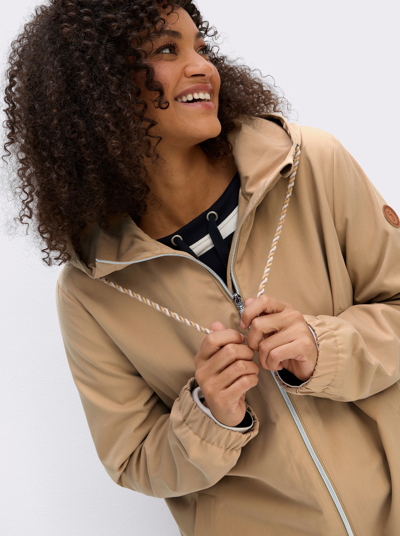 sheego Übergangsjacke in A-Linie - camel