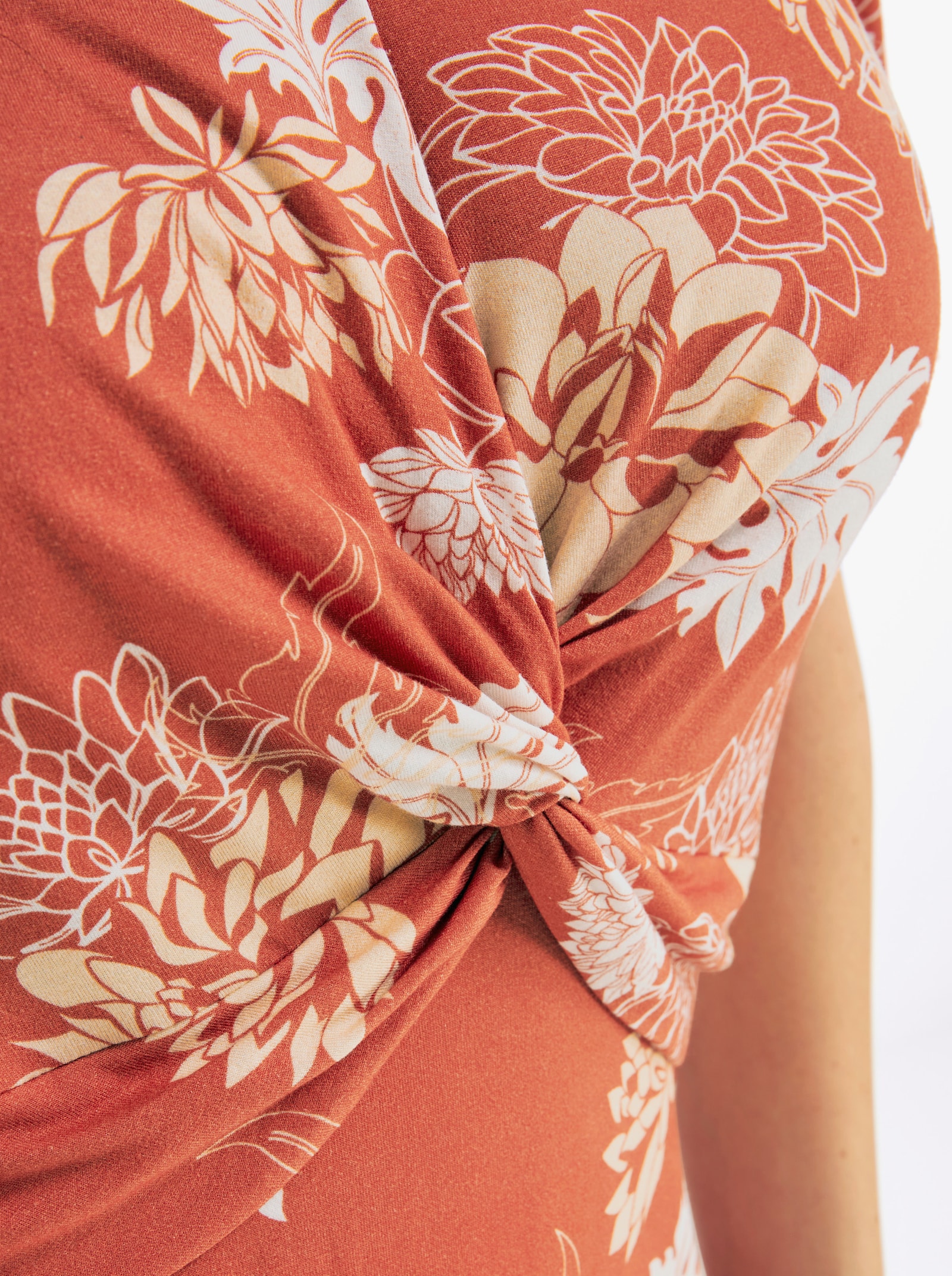 sheego Shirt mit raffiniertem Knotendetail - terra-vanille-bedruckt