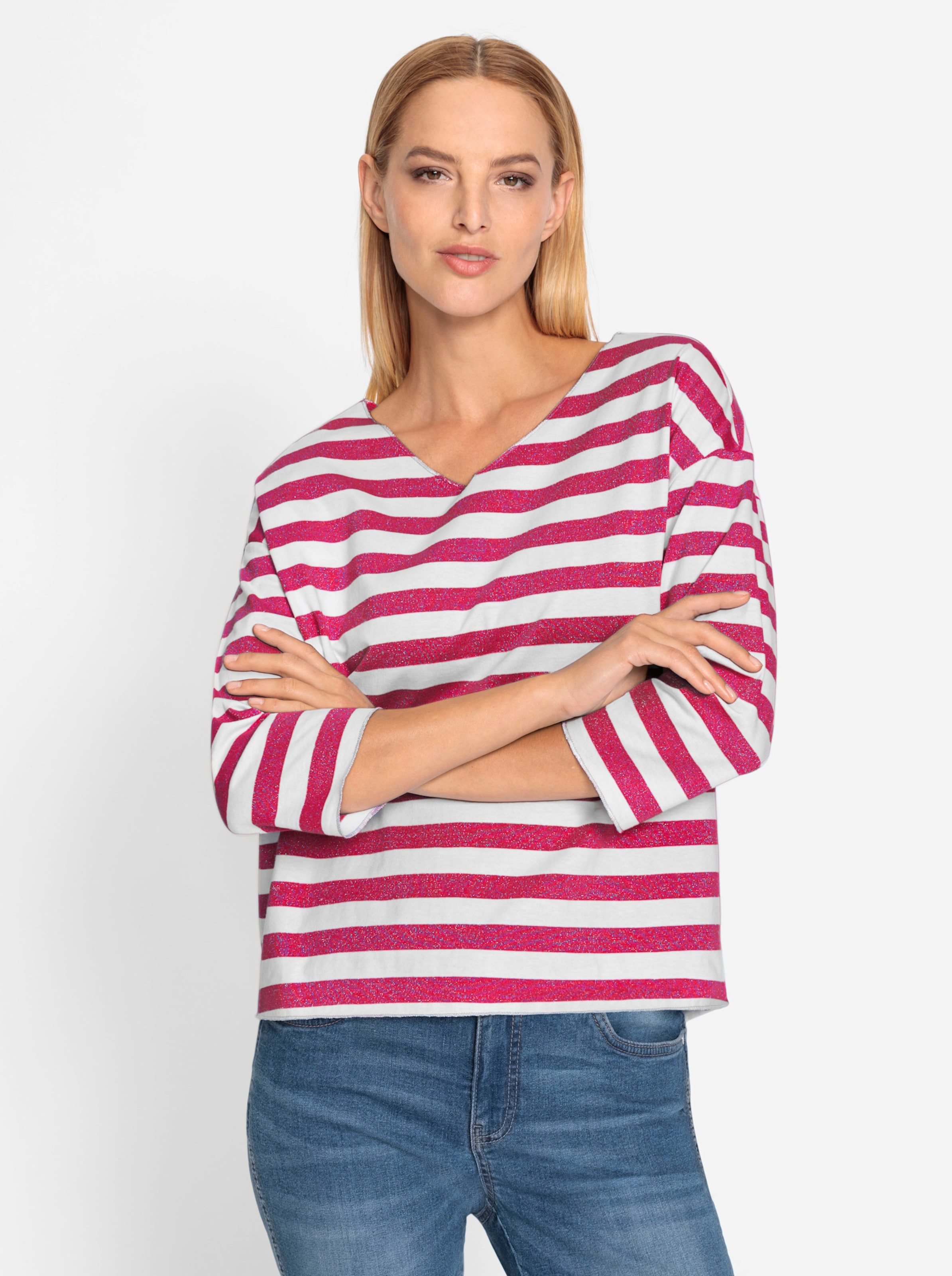 Gestreift günstig Kaufen-T-Shirt in pink-weiß-gestreift von heine. T-Shirt in pink-weiß-gestreift von heine <![CDATA[T-Shirt Ganz up-to-date mit glänzendem Effektgarn im Streifen-Look. Mit V-Ausschnitt, überschnittener Schulter und 3/4-Arm. Mit offenen Kanten und leic