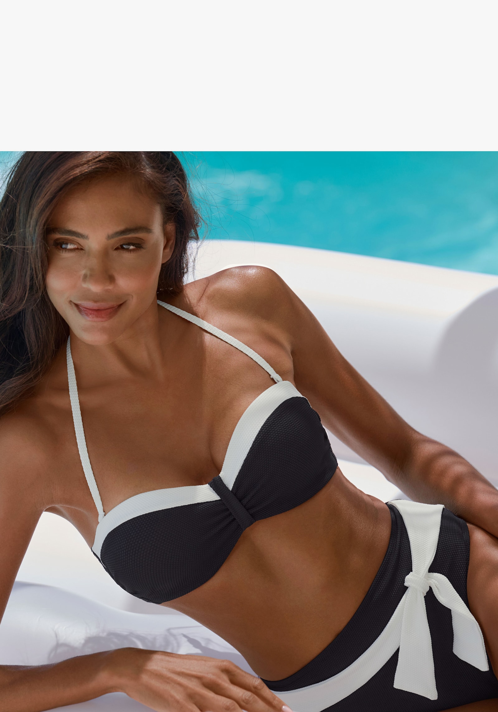 LASCANA Bügel-Bandeau-Bikini-Top - schwarz-creme
