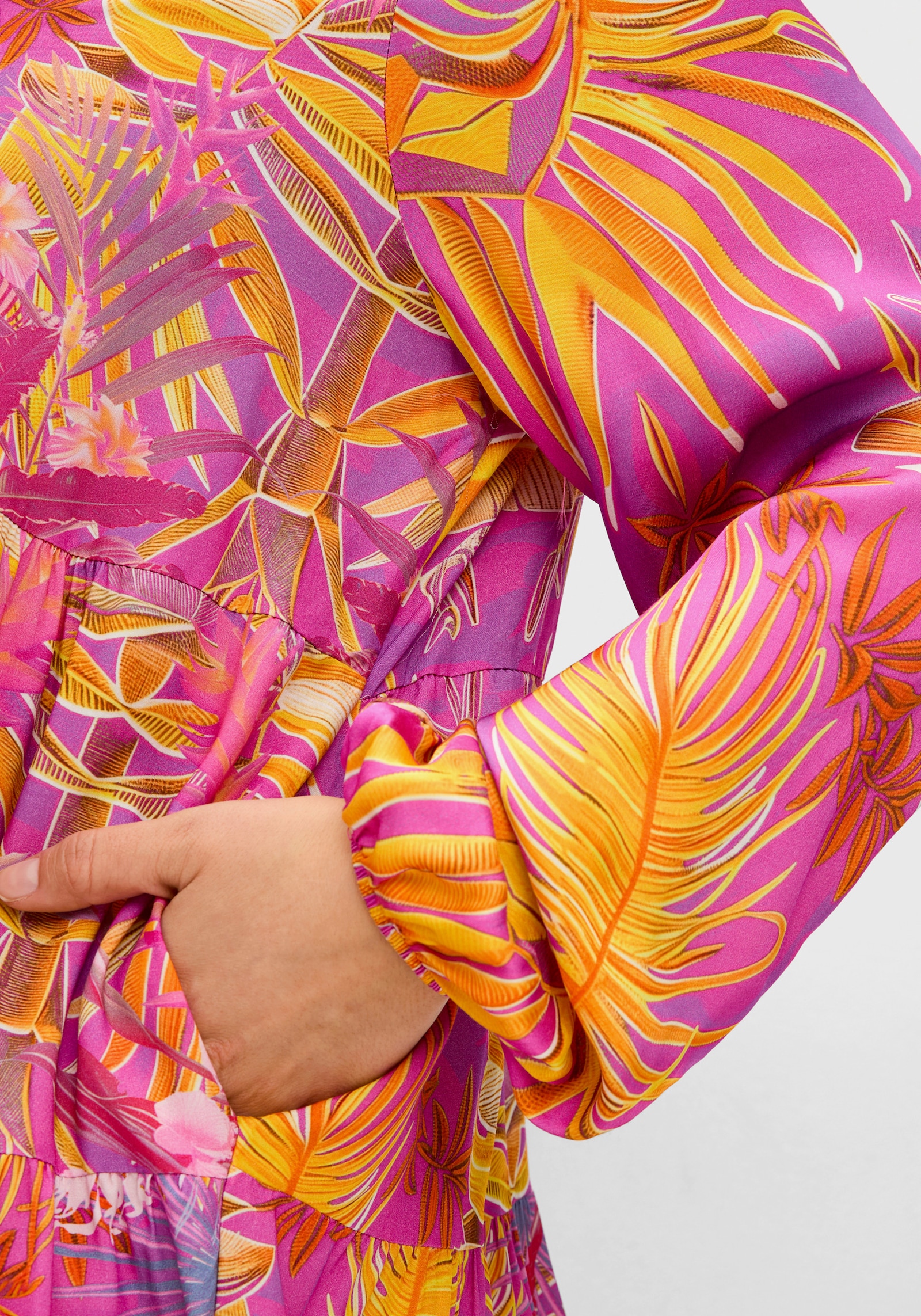 sheego loves miss goodlife Stufenkleid mit Alloverdruck - pink gemustert