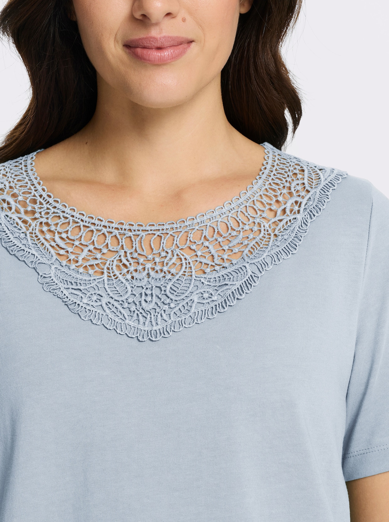 Longshirt mit Spitzeneinsatz - hellblau