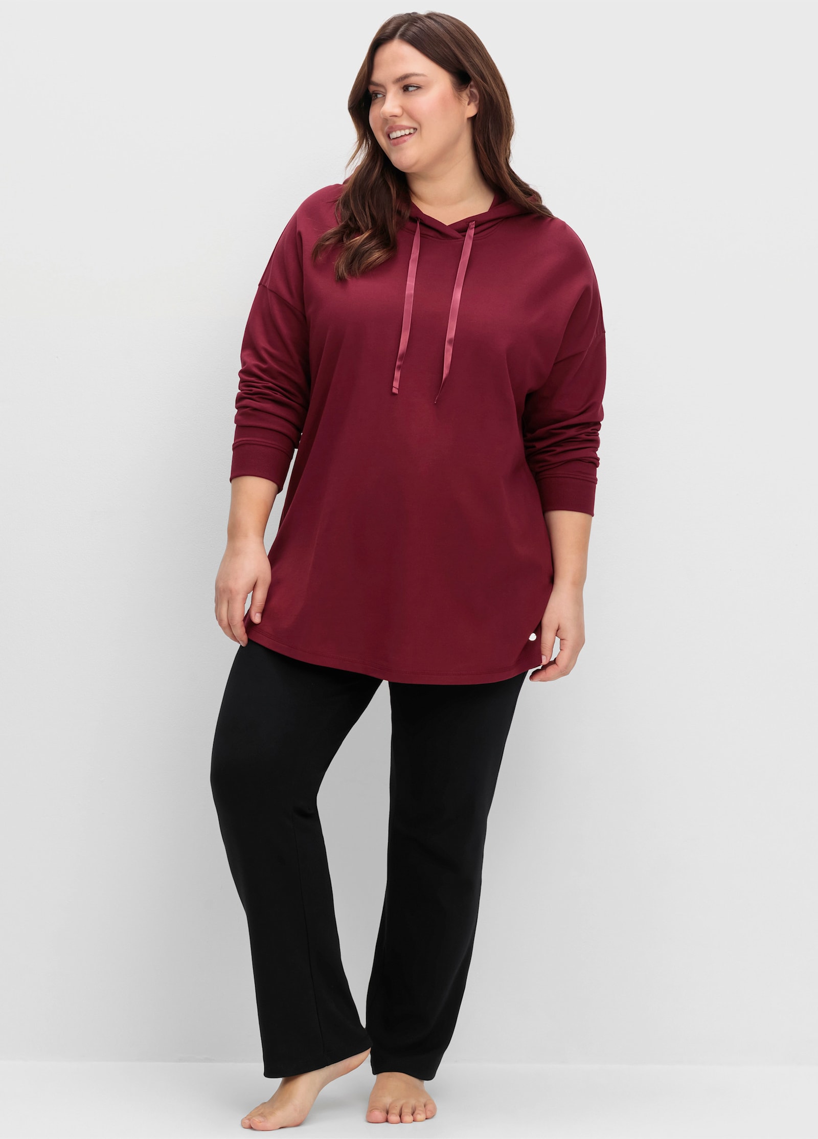 sheego Longsweatshirt in Oversize-Form - weinrot