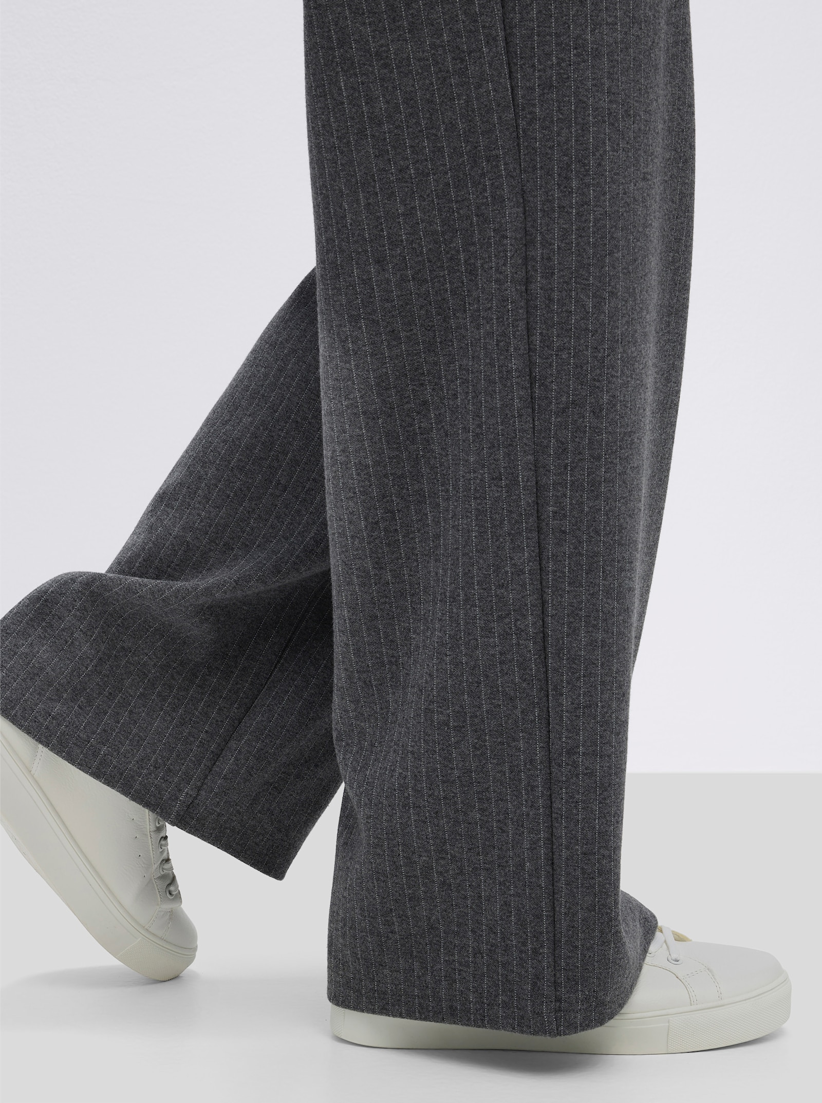 sheego Schlupfhose mit Nadelstreifen - graphit-ecru-gestreift