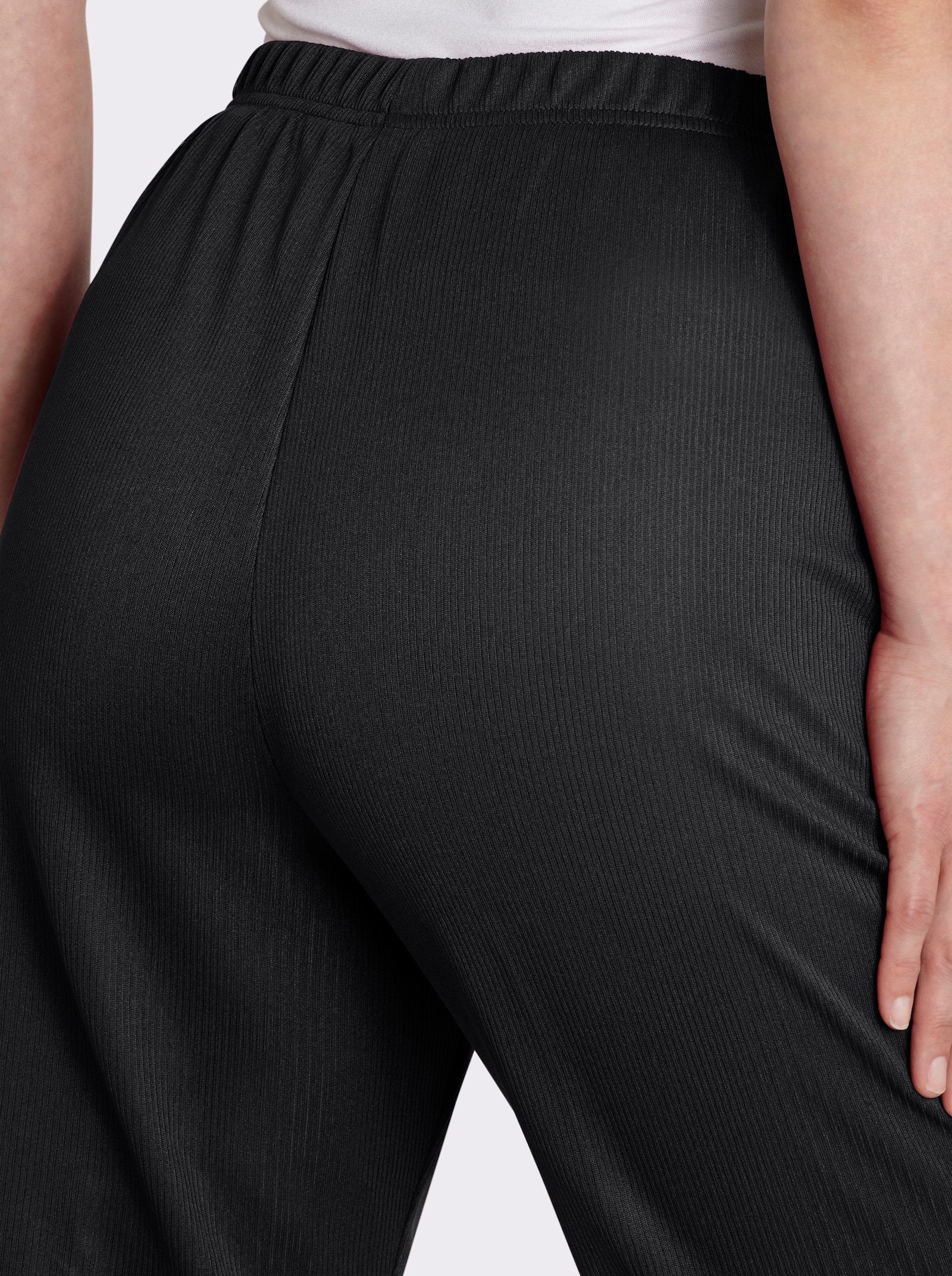 Hose mit Ripp-Struktur - schwarz