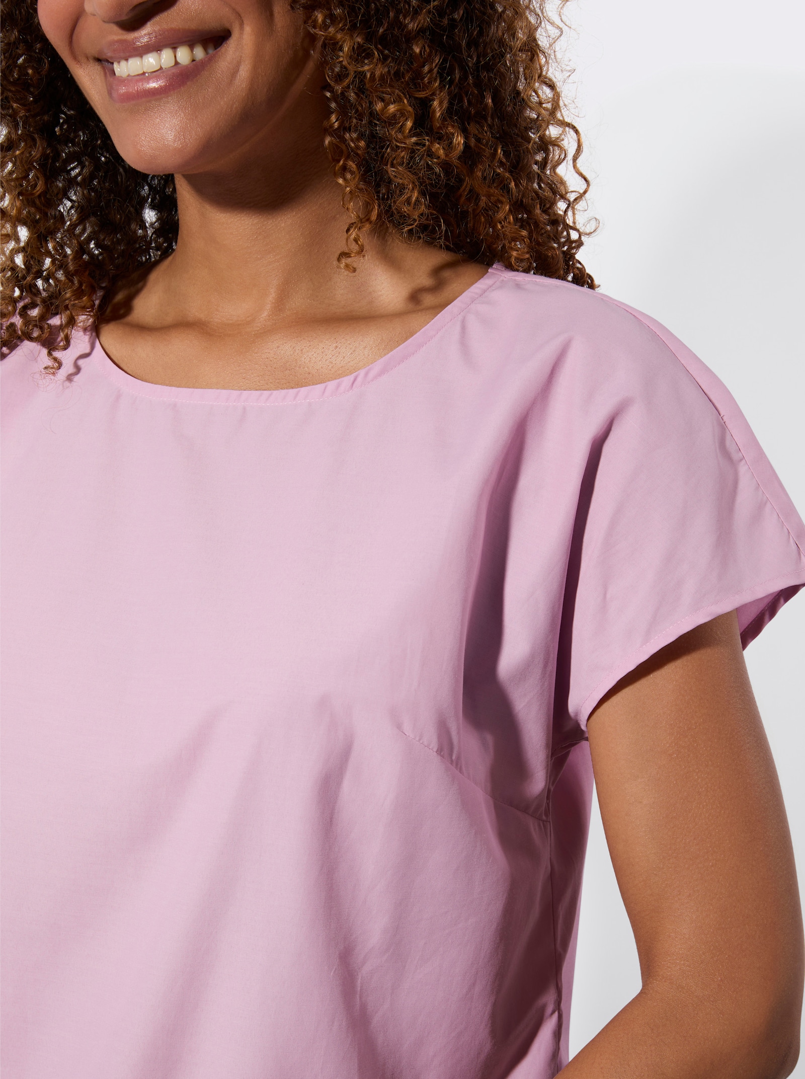 Baumwollbluse mit überschnittenen Schultern - rosé