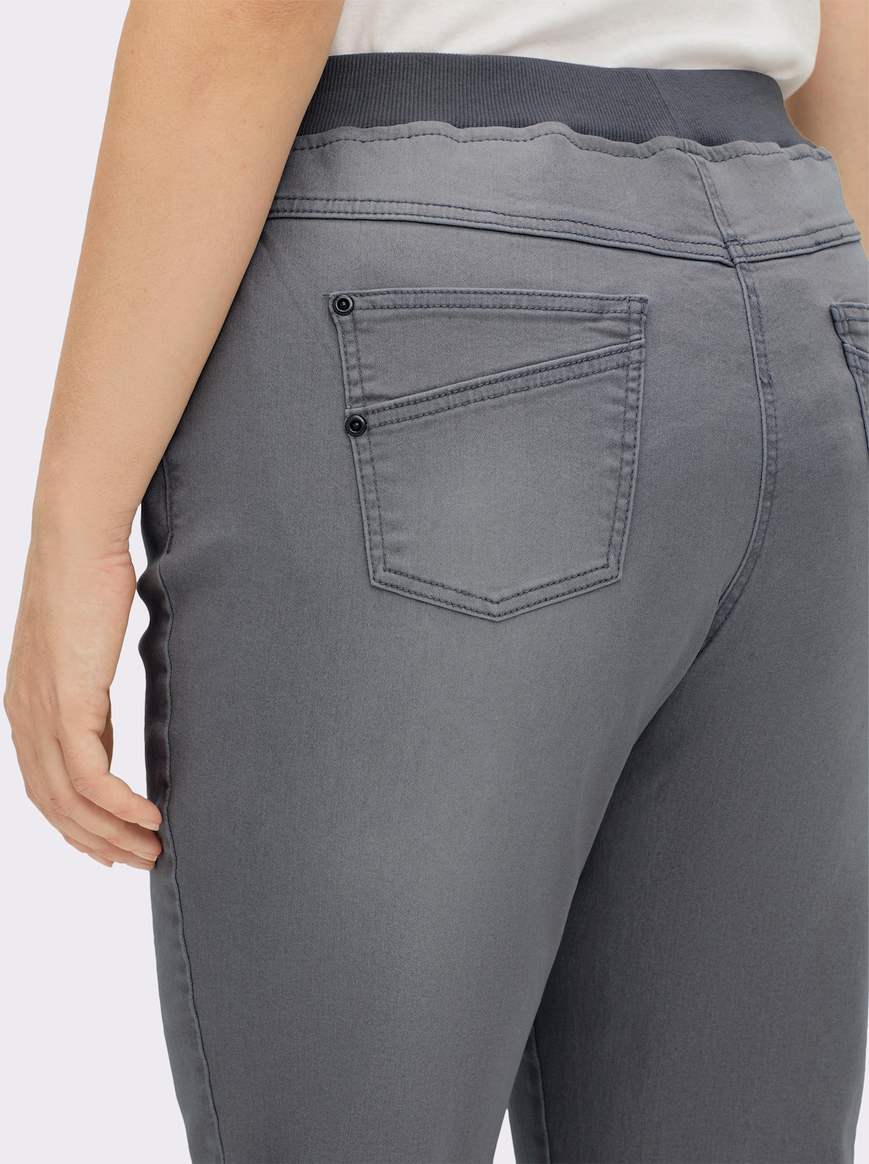 Schlupfjeans mit geripptem Strick-Dehnbund - grey-denim