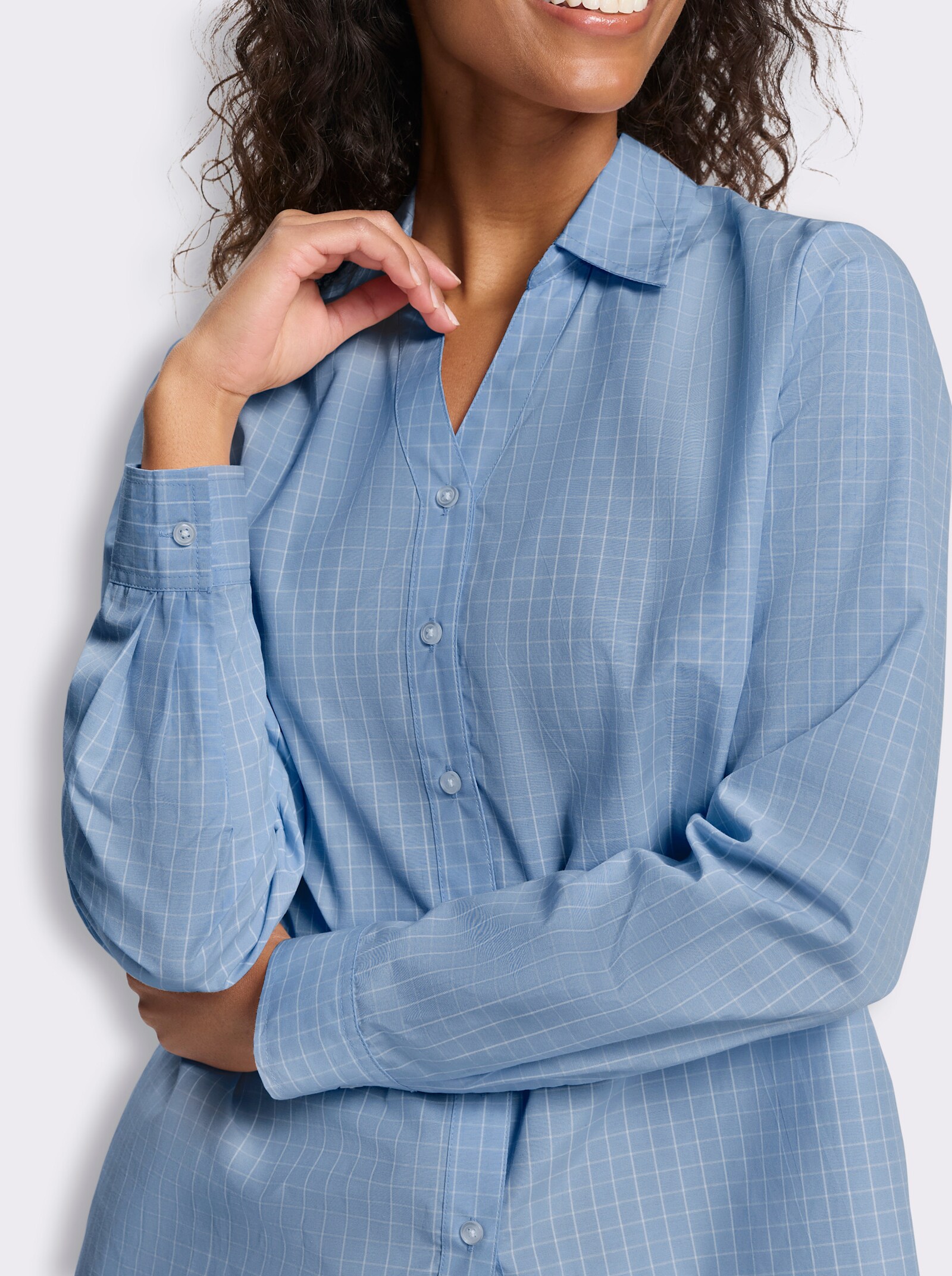 heine Karobluse mit V-Ausschnitt - bleu-ecru-kariert