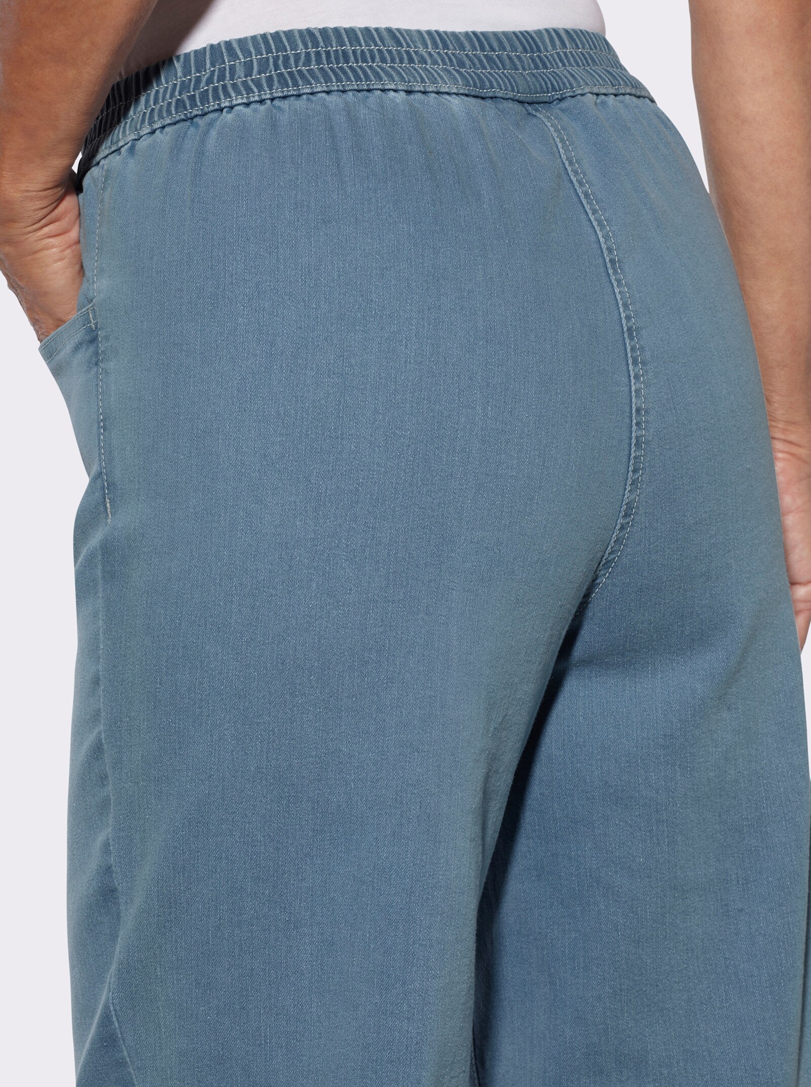 Schlupfjeans in knöchelfreier Länge - blue-bleached