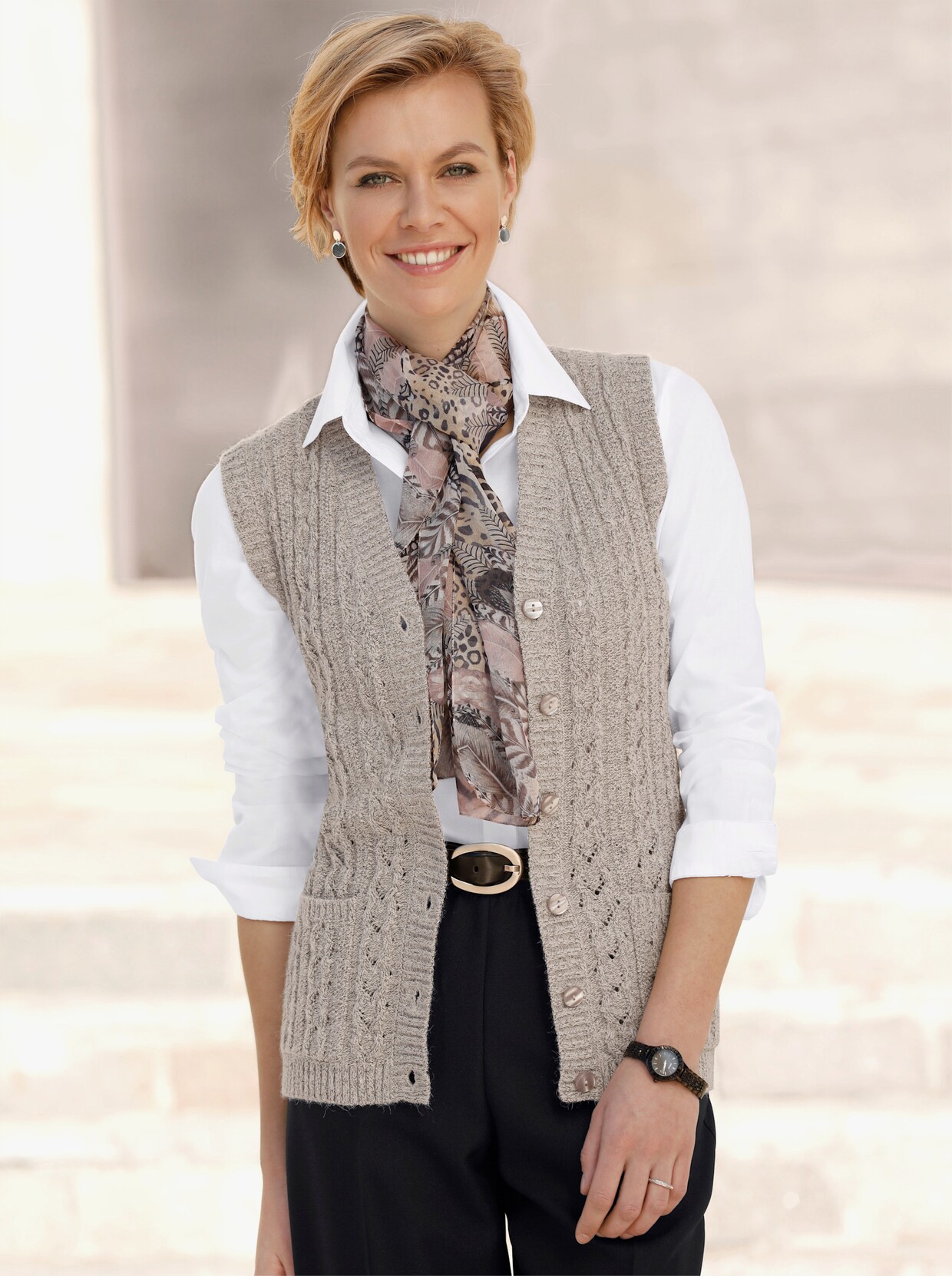 Strickweste - beige-meliert