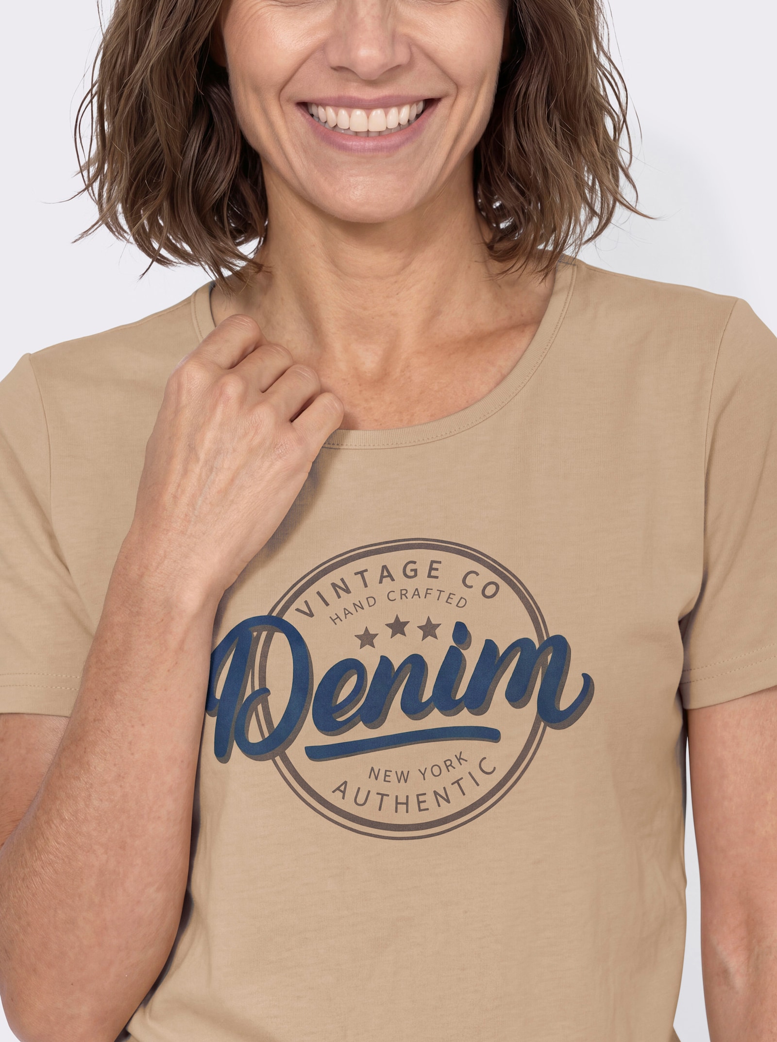 Kurzarmshirt mit platziertem Schriftzug - beige