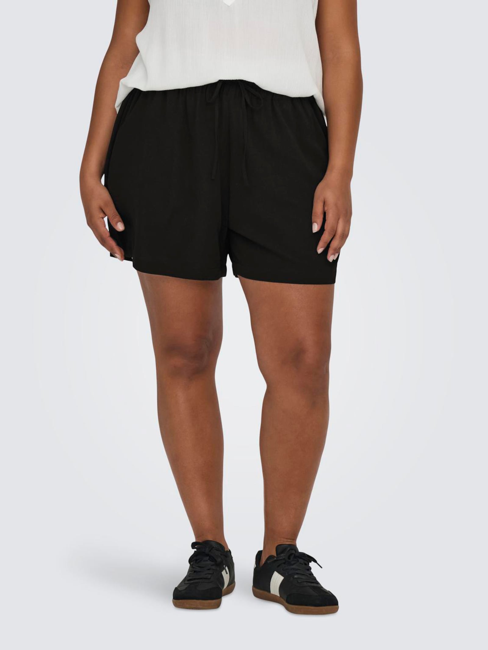 ONLY CARMAKOMA Shorts - black