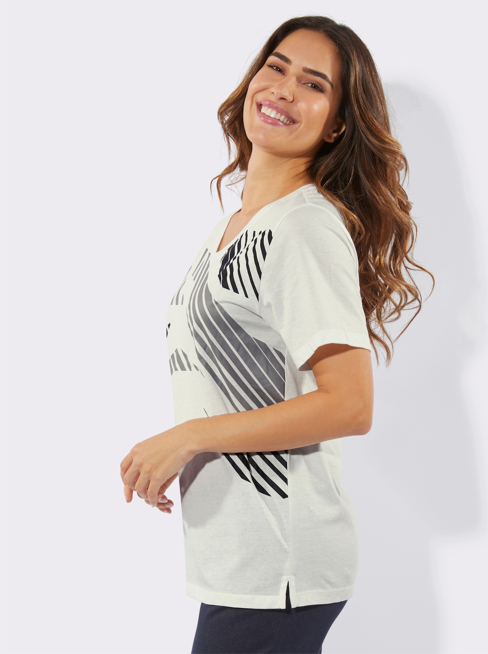 Freizeitshirt mit Seitenschlitzen - ecru-bedruckt