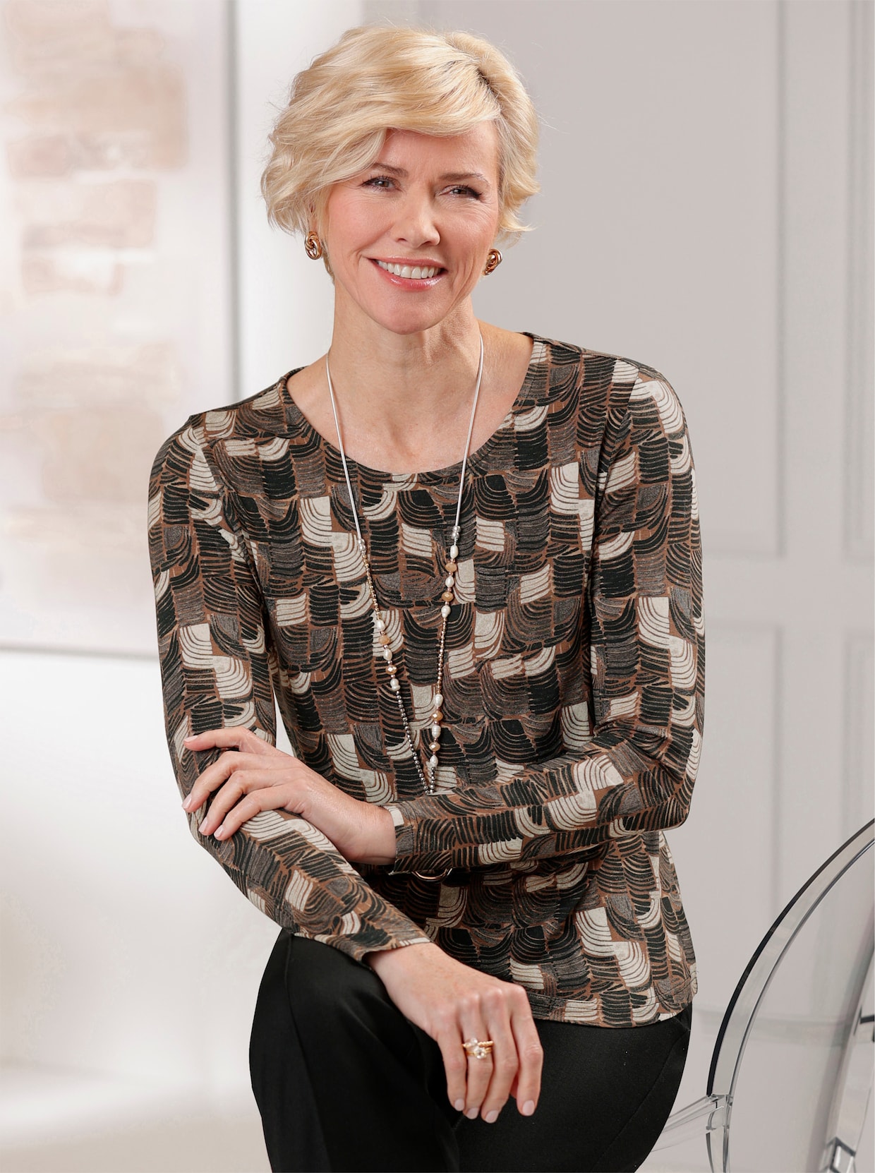 Shirt met ronde hals - beige/zwart geprint