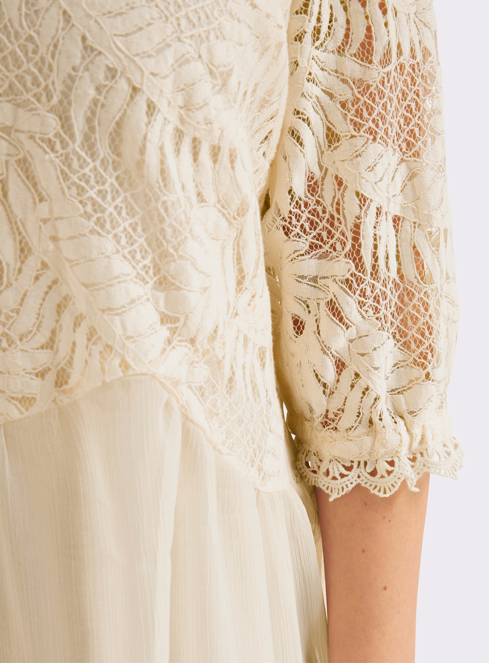 Chiffonbluse mit Baumwoll-Spitze - champagner