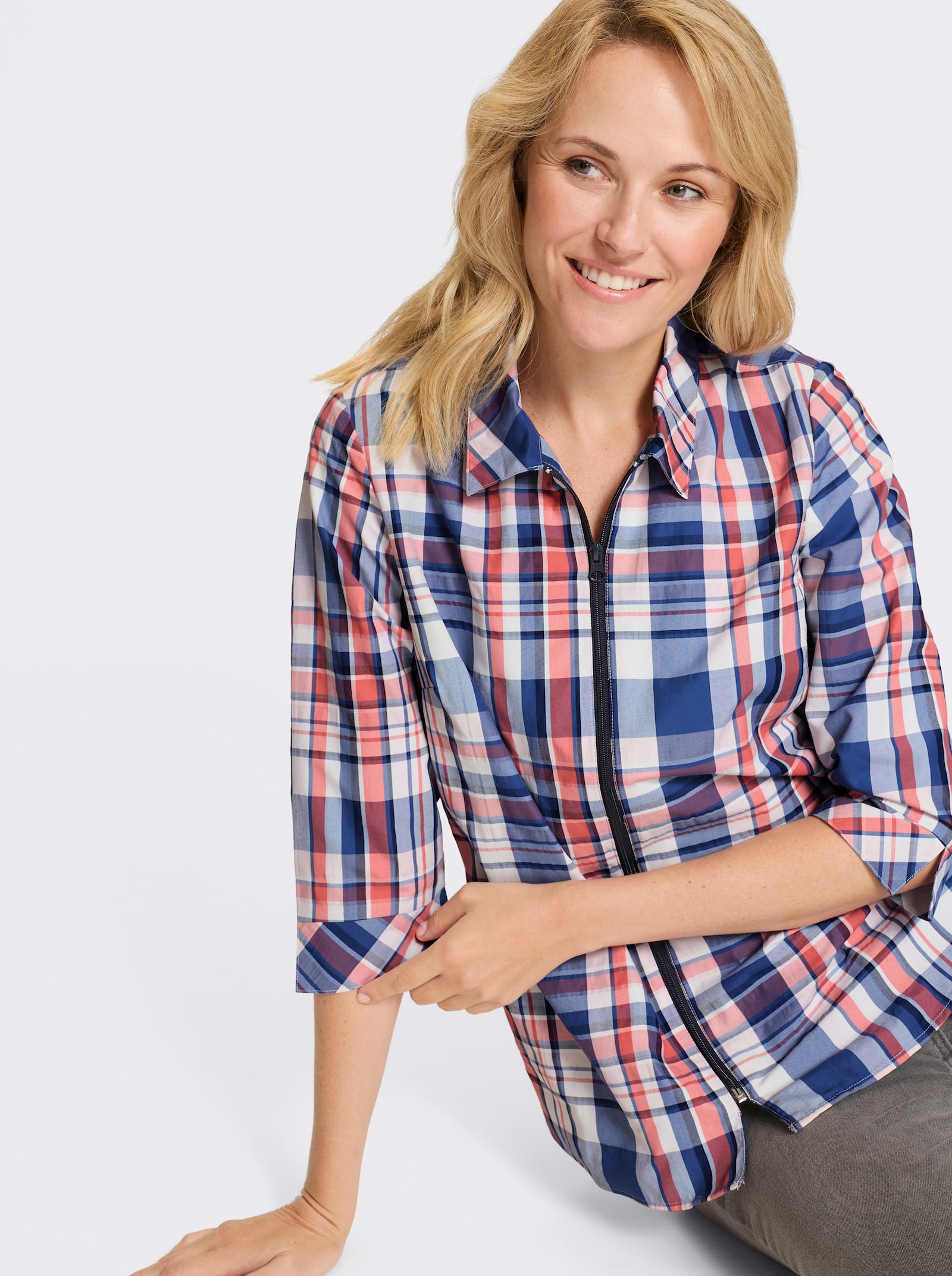 Károvaná blúzka, zap.na zips - džíns. modrá-koral. káro