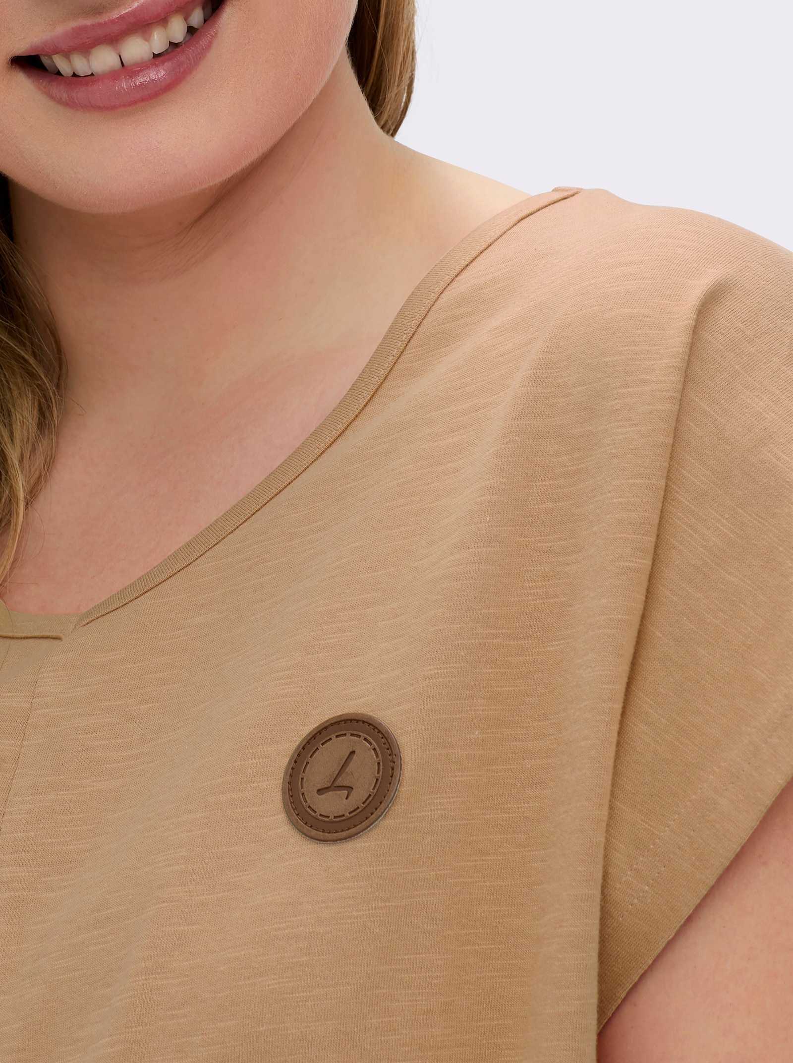 Kurzarmshirt Saum in Knoten-Optik - camel