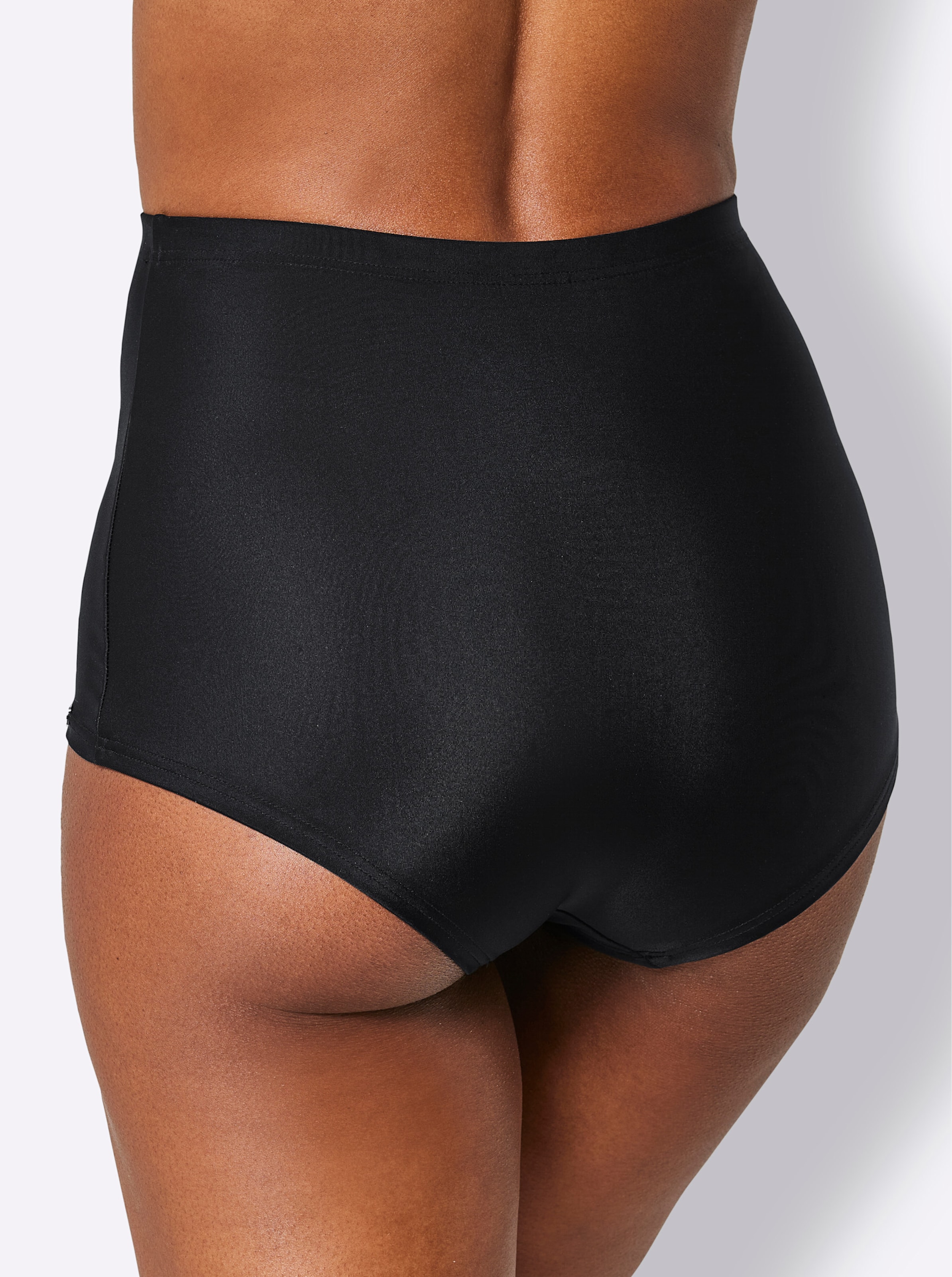 schnelle günstig Kaufen-Bikini-Hose in schwarz von Sunflair. Bikini-Hose in schwarz von Sunflair <![CDATA[Hoch geschnittene Bikini-Hose. Microfaser sorgt für eine schnelle Trocknung und ist chlorresistent.]]>. 