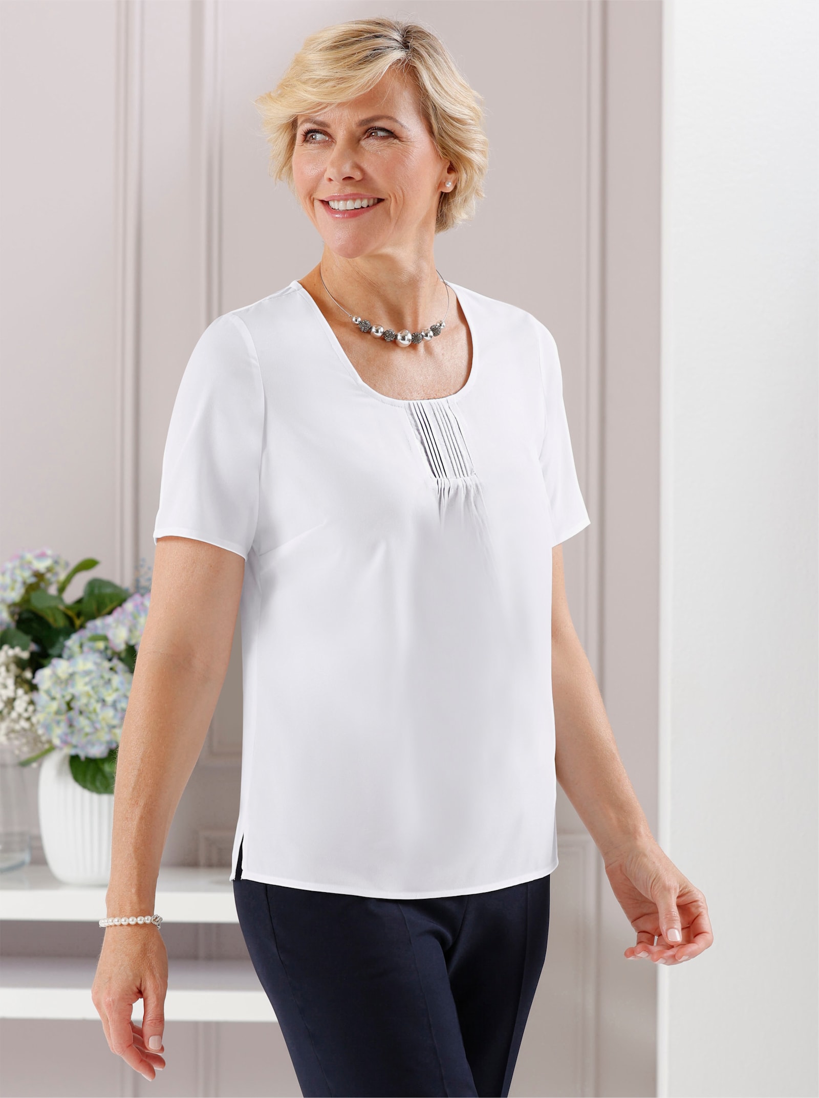 Kurzarmbluse mit Falten am Ausschnitt - ecru