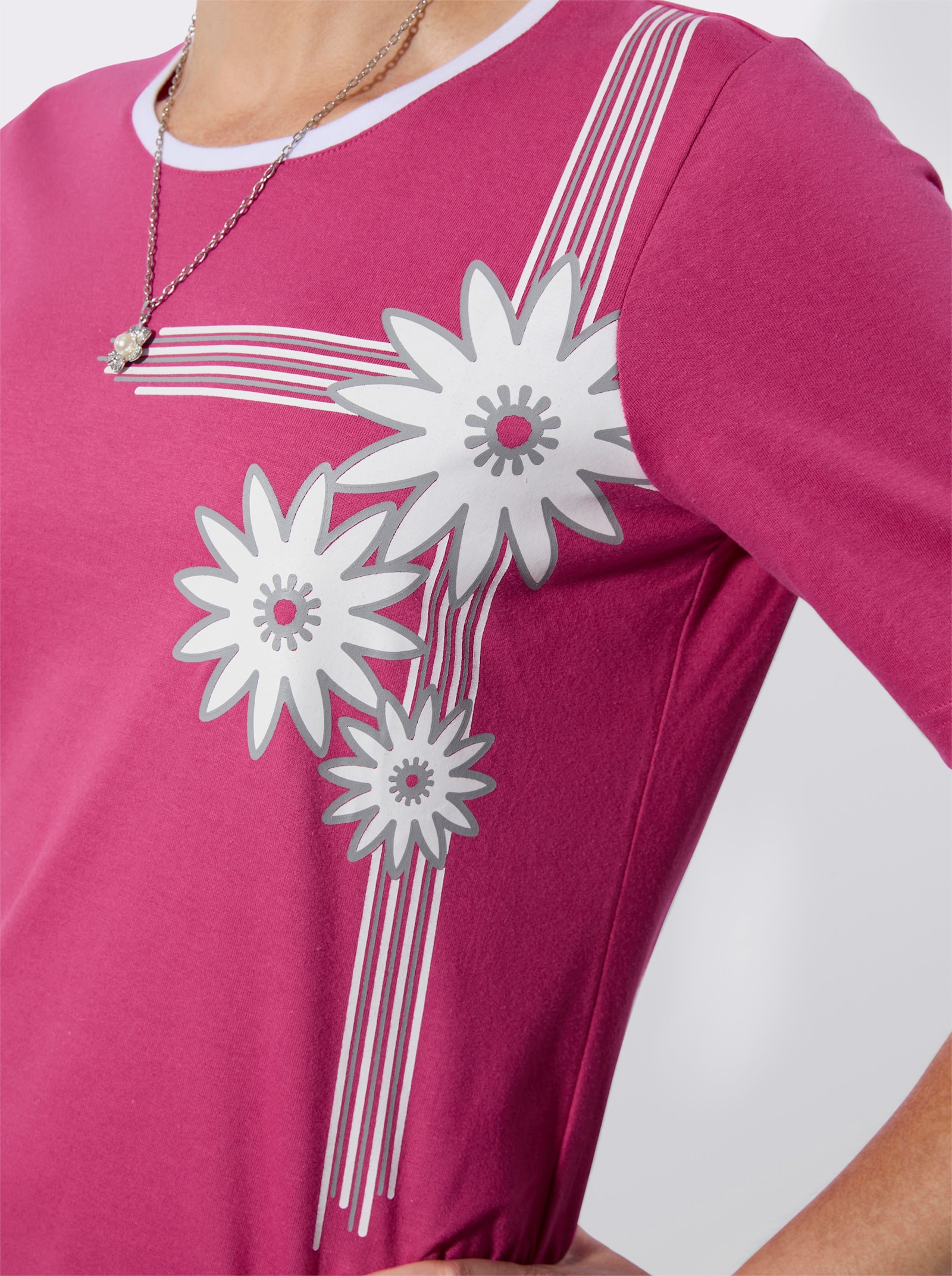 Kurzarmshirt mit platziertem Blütenprint - fuchsia