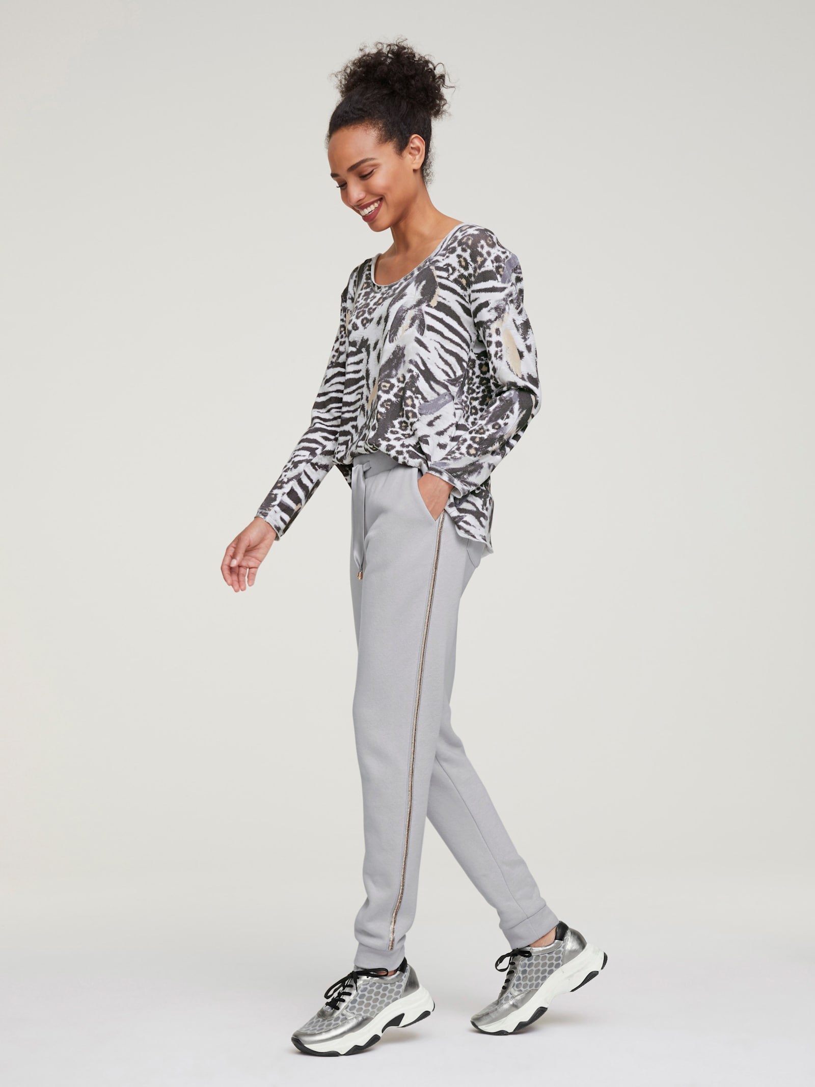 heine Langarmshirt mit Animal-Dessin - hellgrau-offwhite