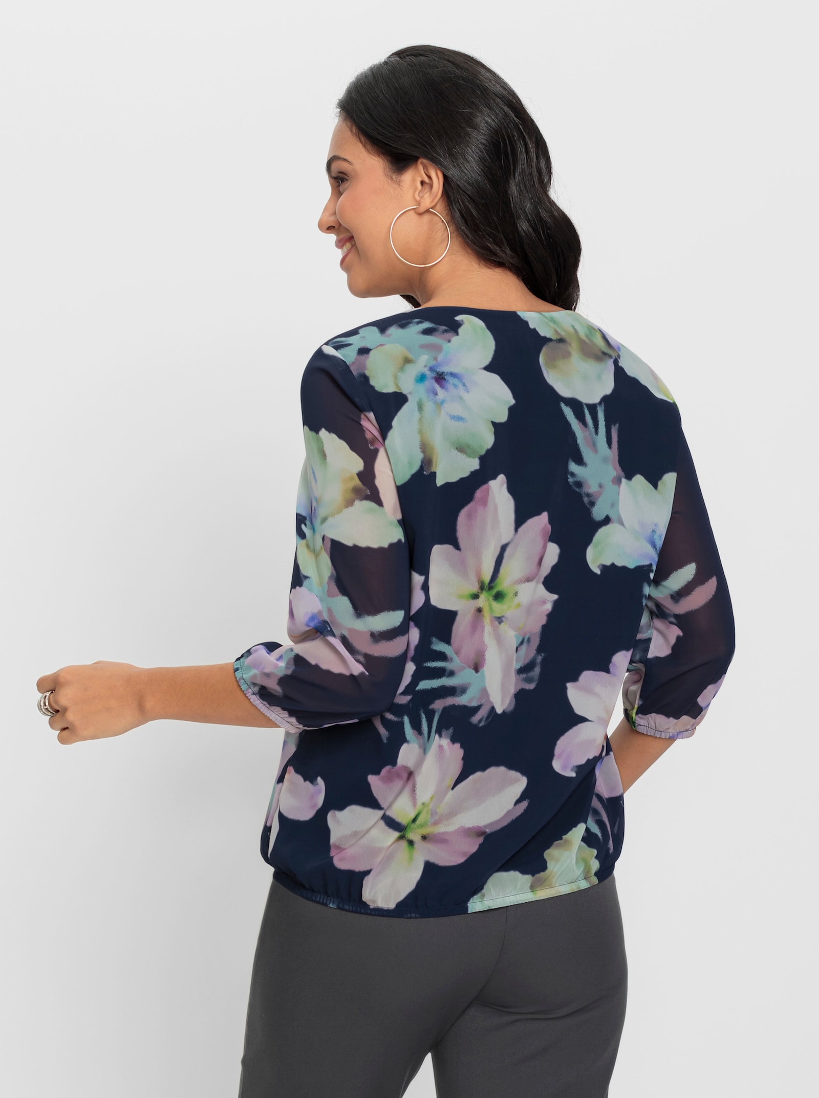 Comfortblouse van georgette - marine/kalkmint bedrukt