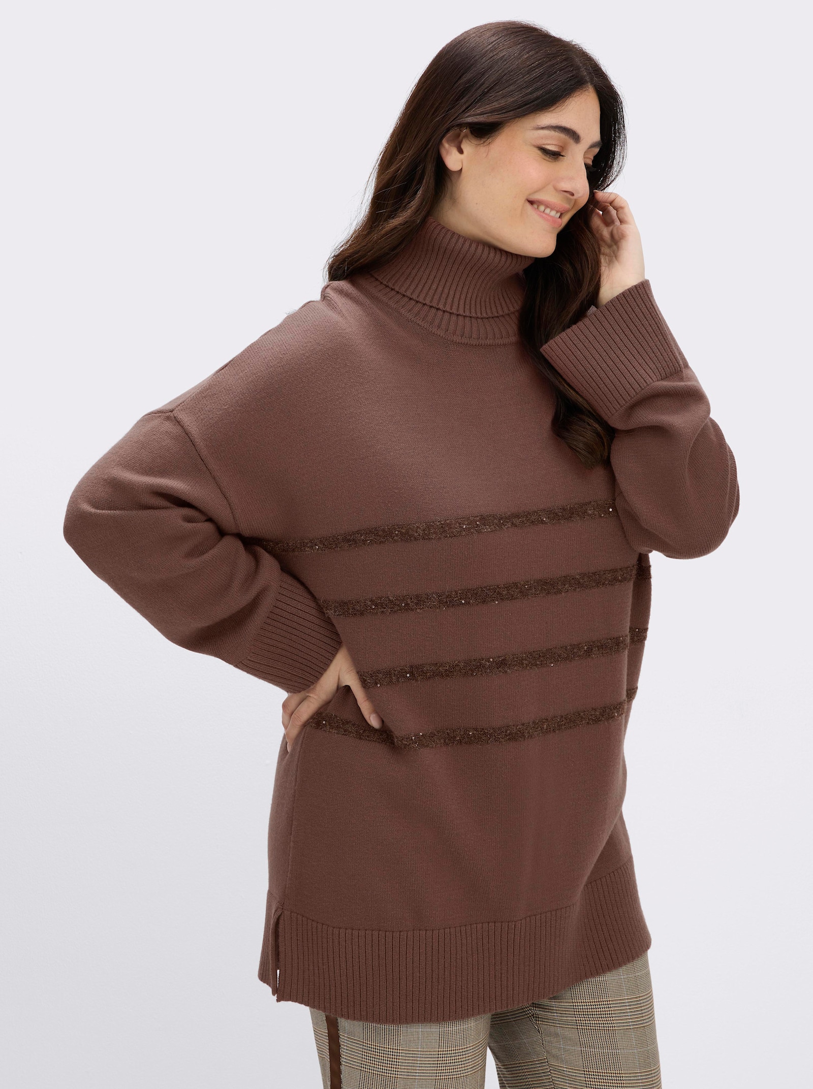 sheego Rollkragenpullover mit Pailletten-Streifen - schoko
