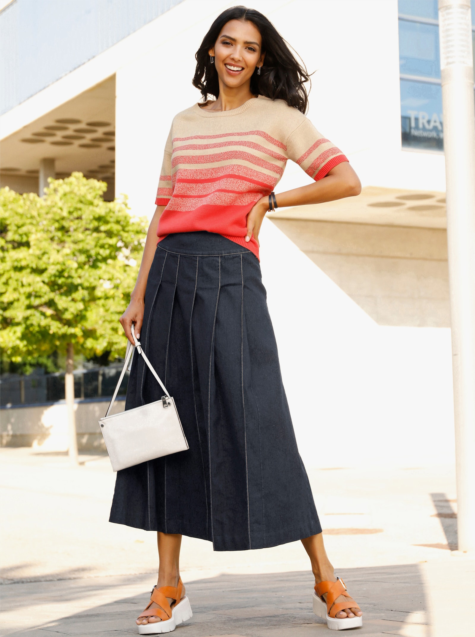 Džínová sukně dílového střihu - tmavěmodrá