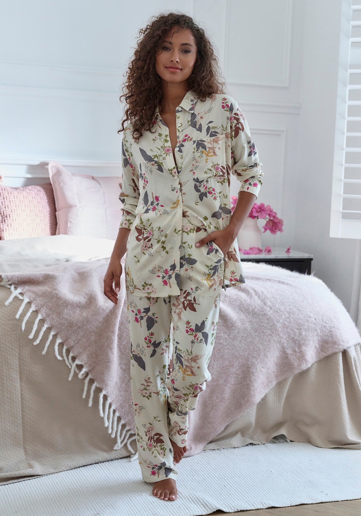 LASCANA Pyjama - ecru gebloemd