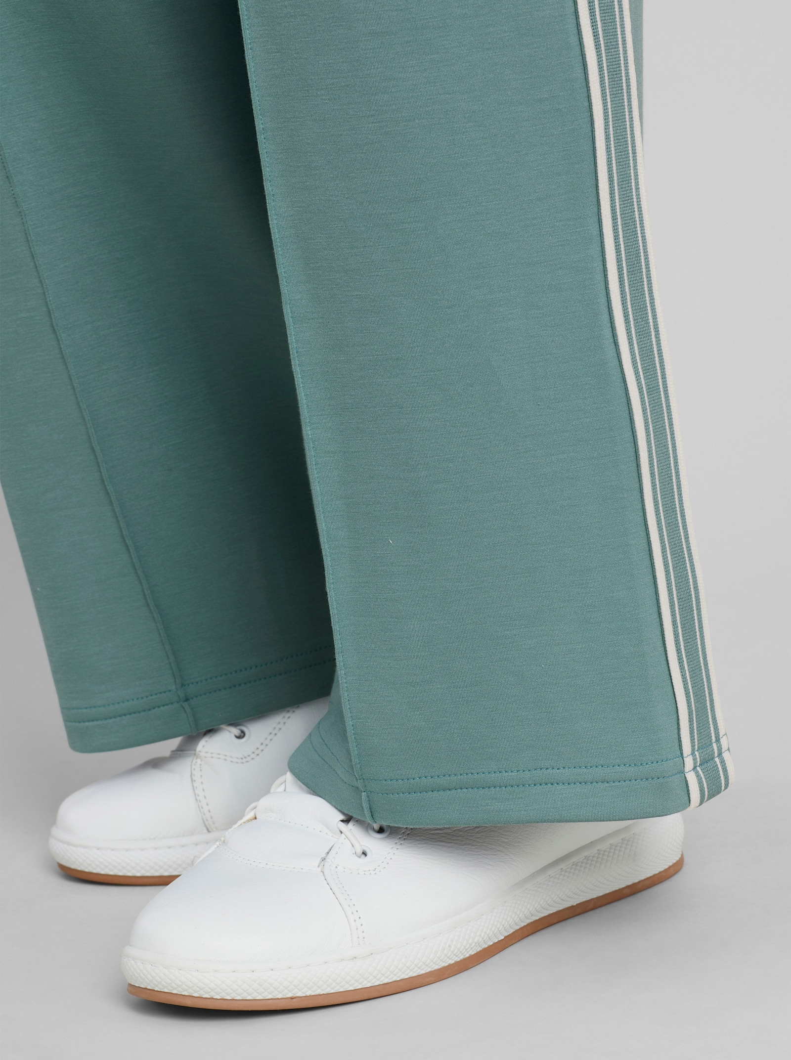 heine Sweathose mit Galonstreifen - jade
