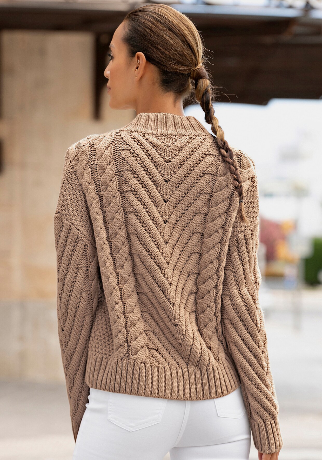 LASCANA Stehkragenpullover - dunkelbeige