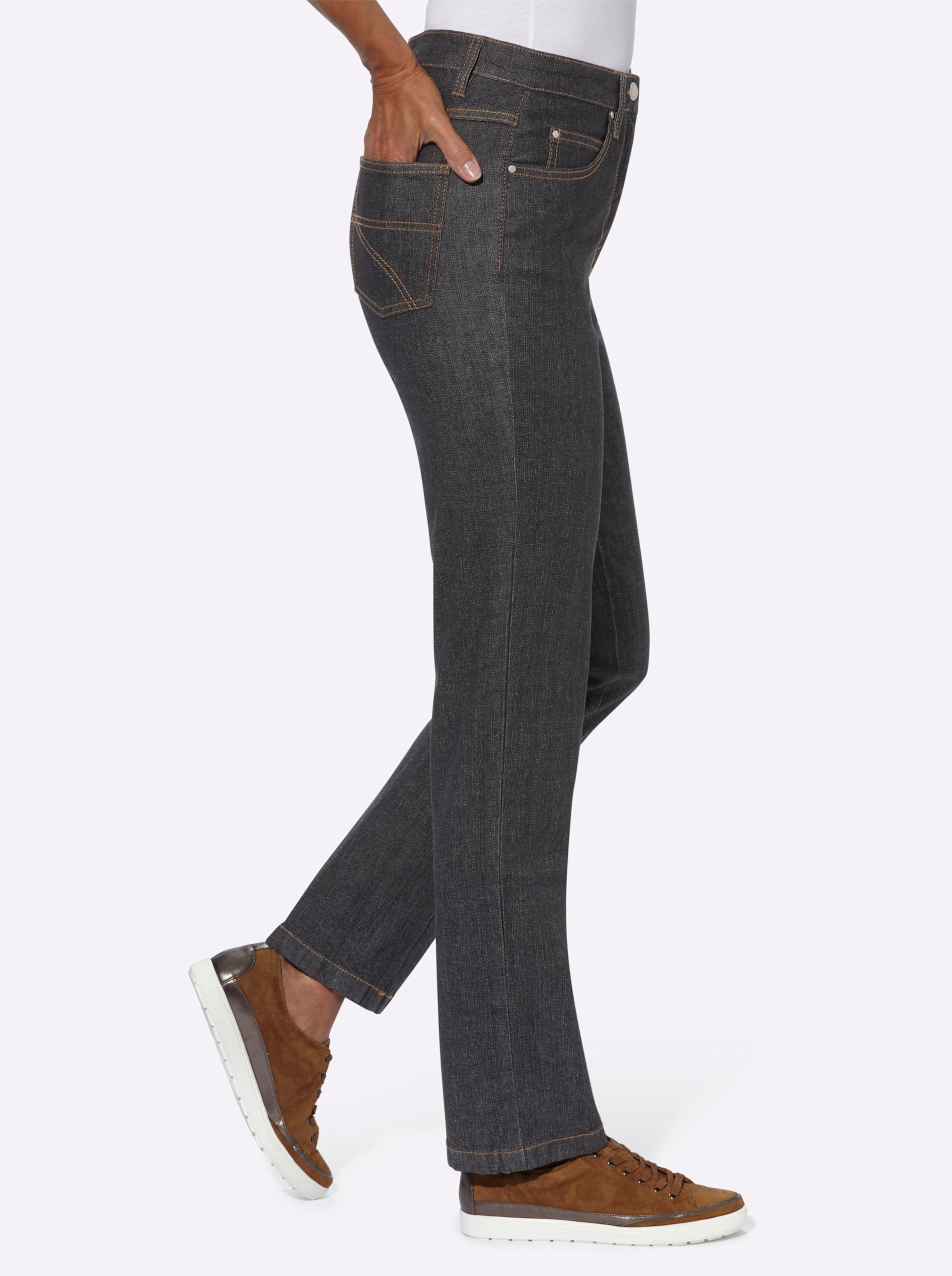 Stretch günstig Kaufen-5-Pocket-Jeans in black-denim von heine. 5-Pocket-Jeans in black-denim von heine <![CDATA[Sitzt super dank Baumwoll-Stretch: Klassische 5-Pocket Jeans mit stiltypischen Kontrastnähten. Rückwärtiger Sattel für die optimale Passform. Fußweite ca. 42 cm