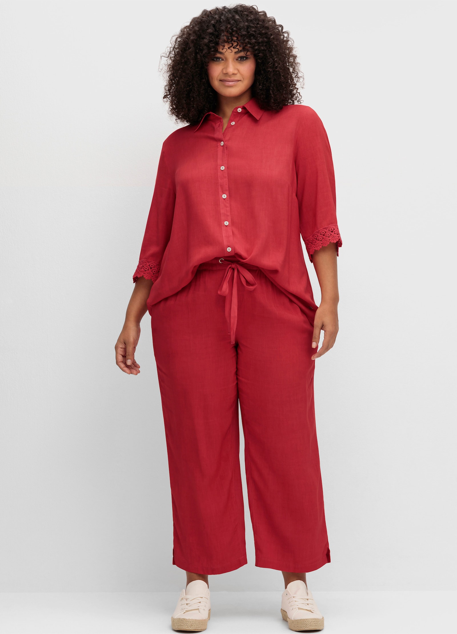 sheego Overhemdblouse met kant op de mouwen - aardbei