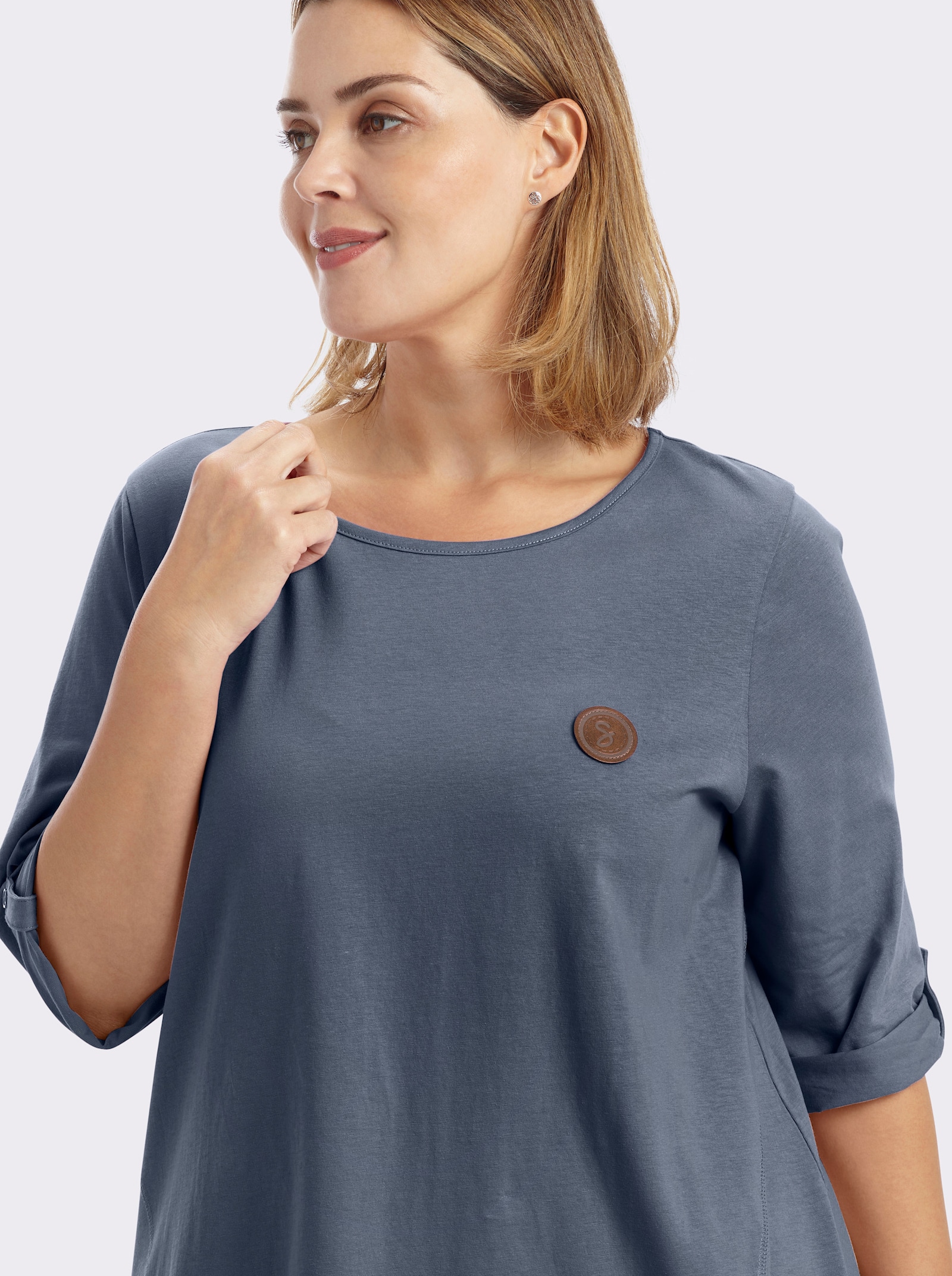 sheego Lang shirt in camouflerende A-lijn - rookblauw