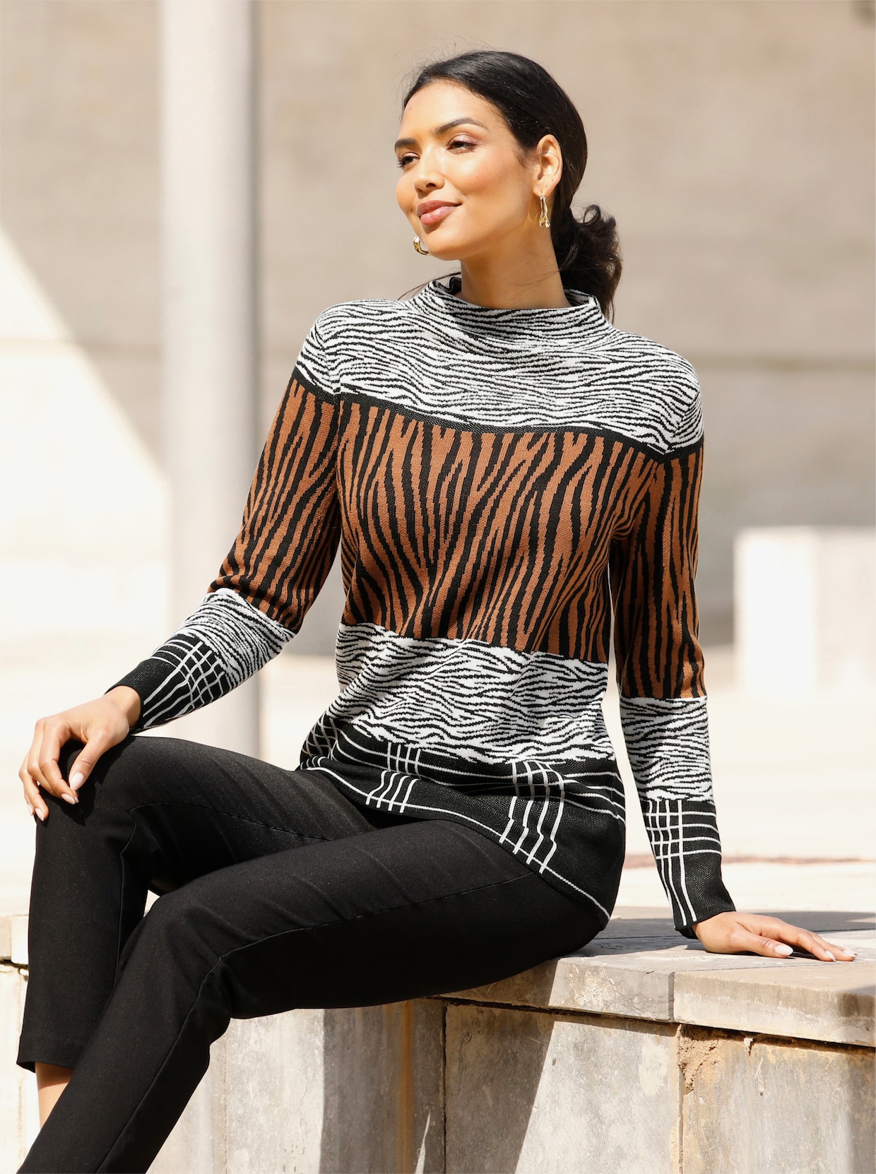 Pullover van jacquard - zwart/cognac gedessineerd