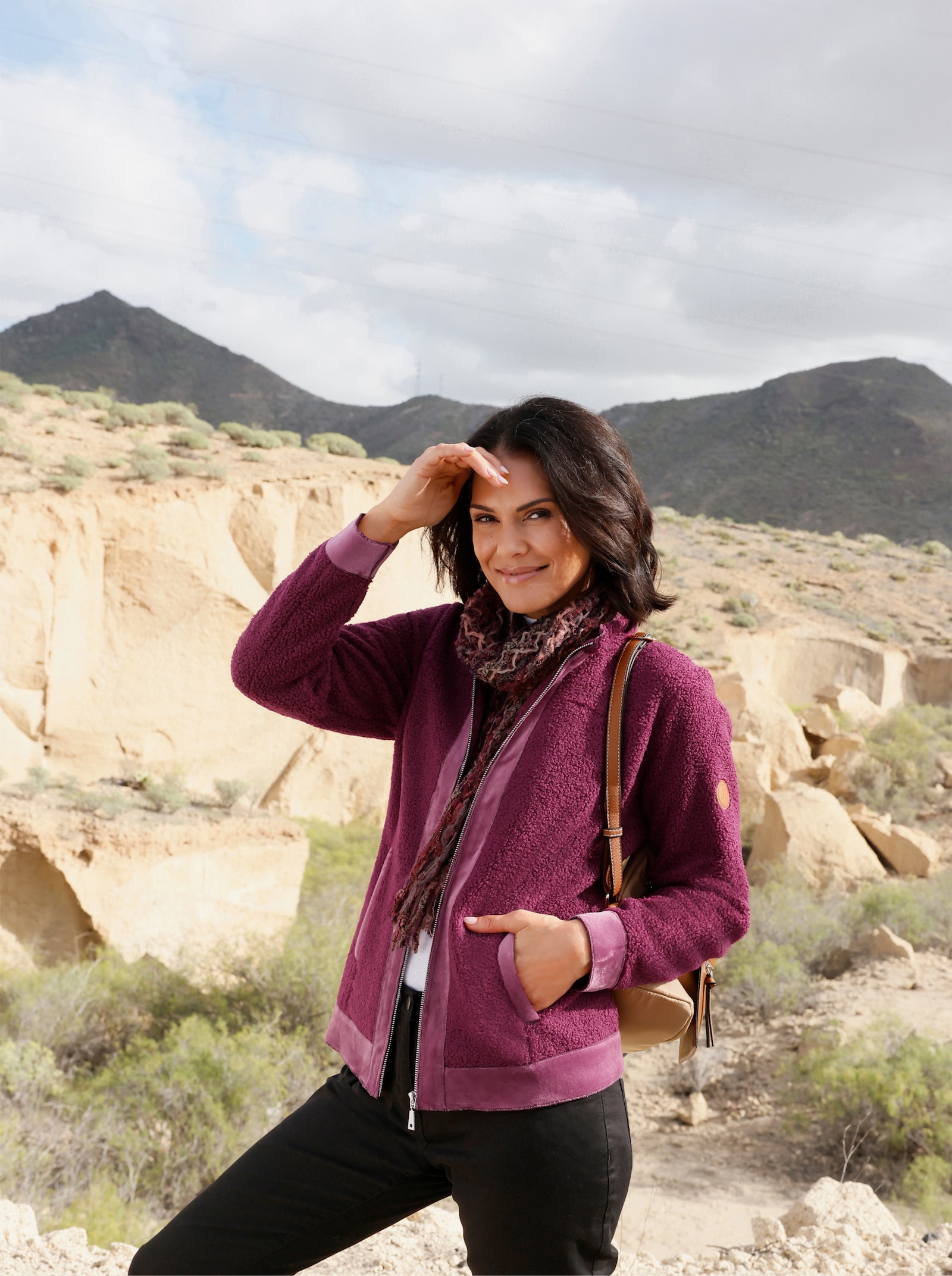 Boucléjacke mit Veloursleder-Opik - bordeaux